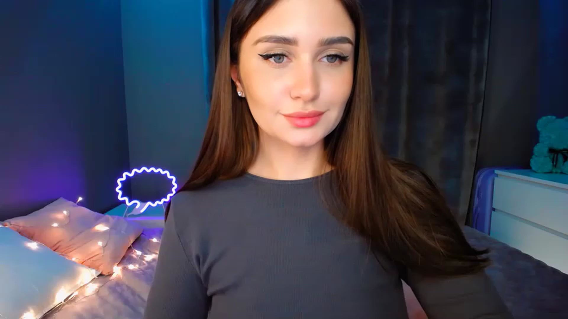 Gallery image thumbnail from DollGlamourr's myfreecams stream on, 01/10/2023, 15:58 image 9 of 20