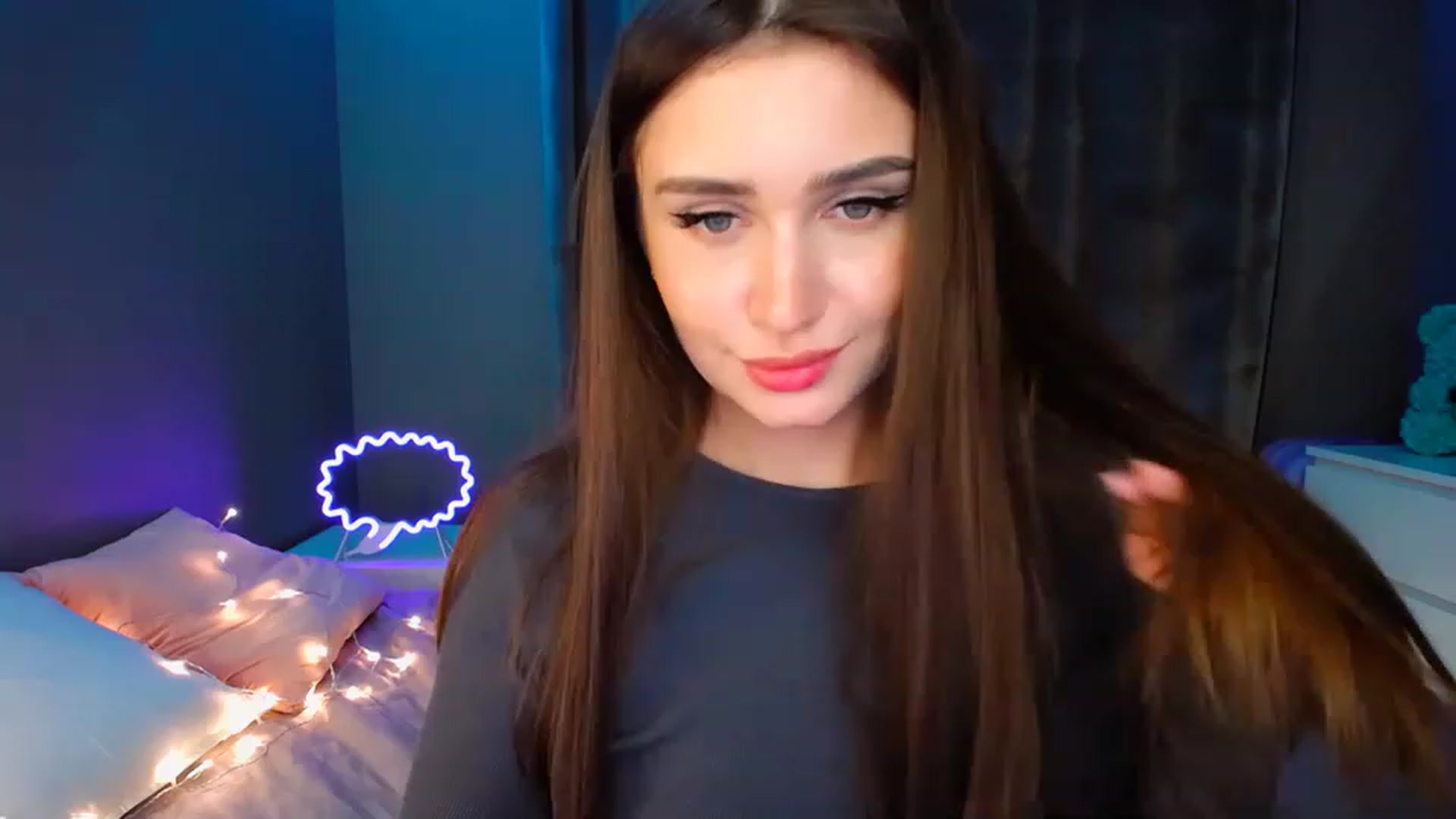 Gallery image thumbnail from DollGlamourr's myfreecams stream on, 01/10/2023, 17:23 image 13 of 20