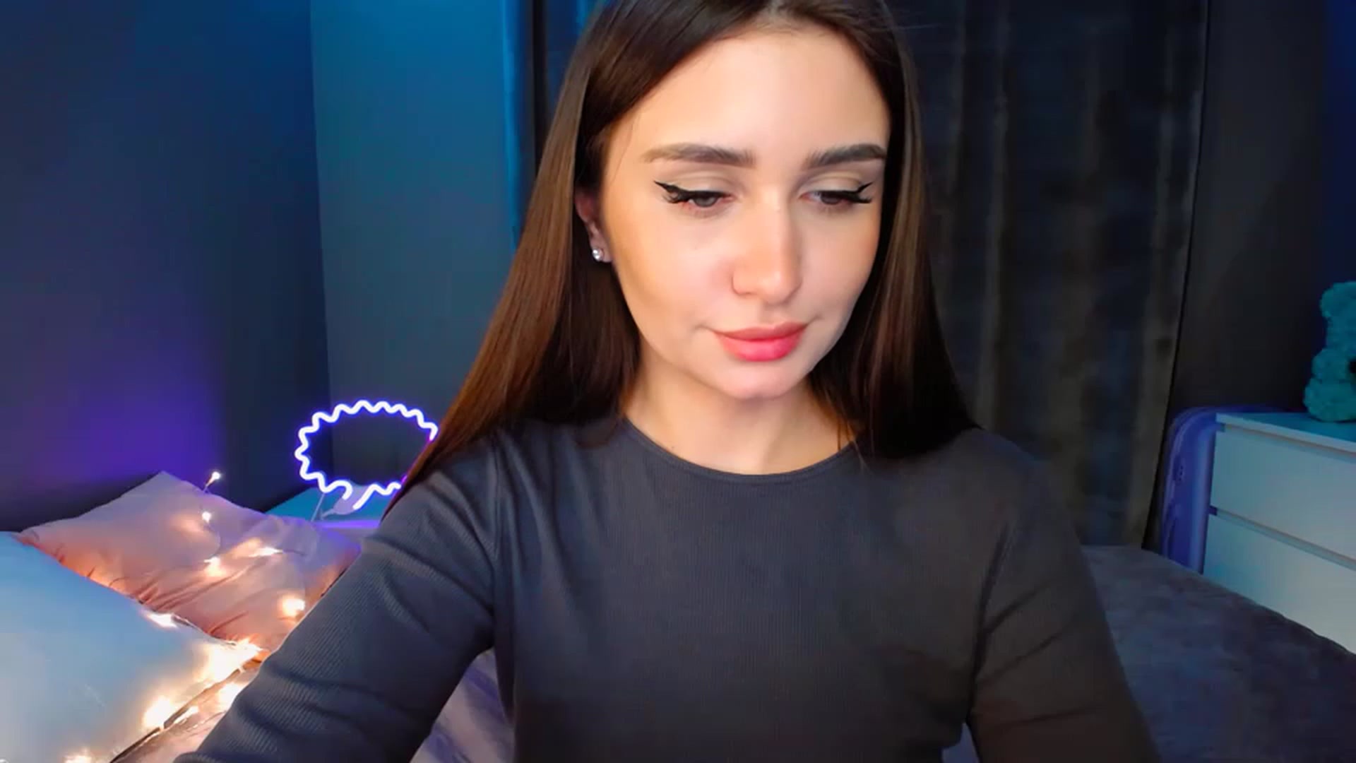 Gallery image thumbnail from DollGlamourr's myfreecams stream on, 01/10/2023, 17:23 image 15 of 20