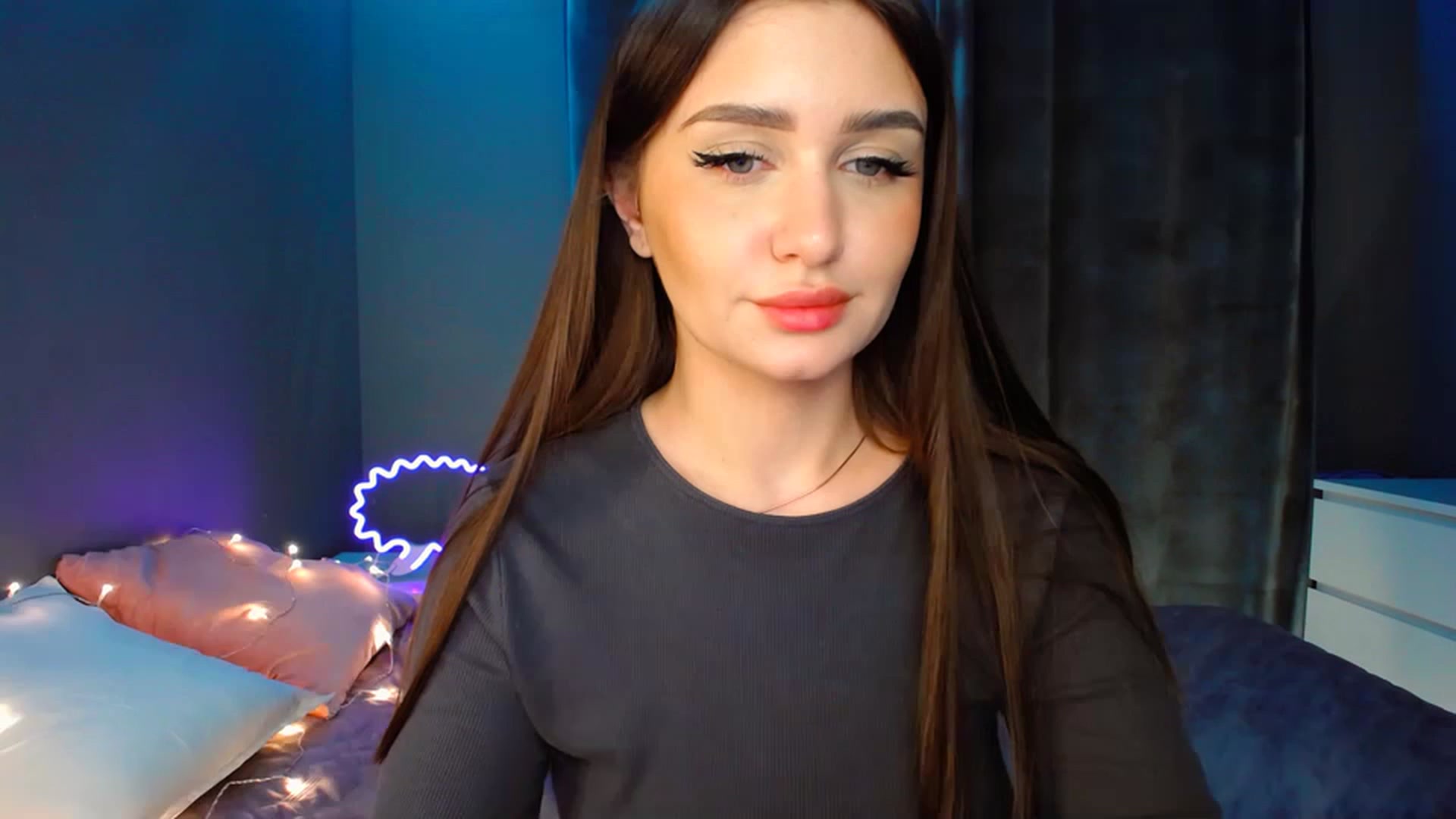 Gallery image thumbnail from DollGlamourr's myfreecams stream on, 01/22/2023, 19:20 image 14 of 20