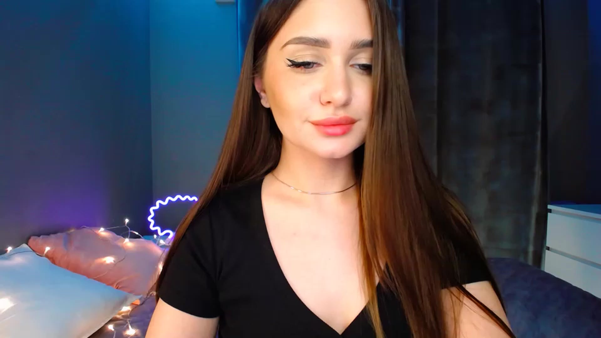 Gallery image thumbnail from DollGlamourr's myfreecams stream on, 01/22/2023, 19:20 image 1 of 20