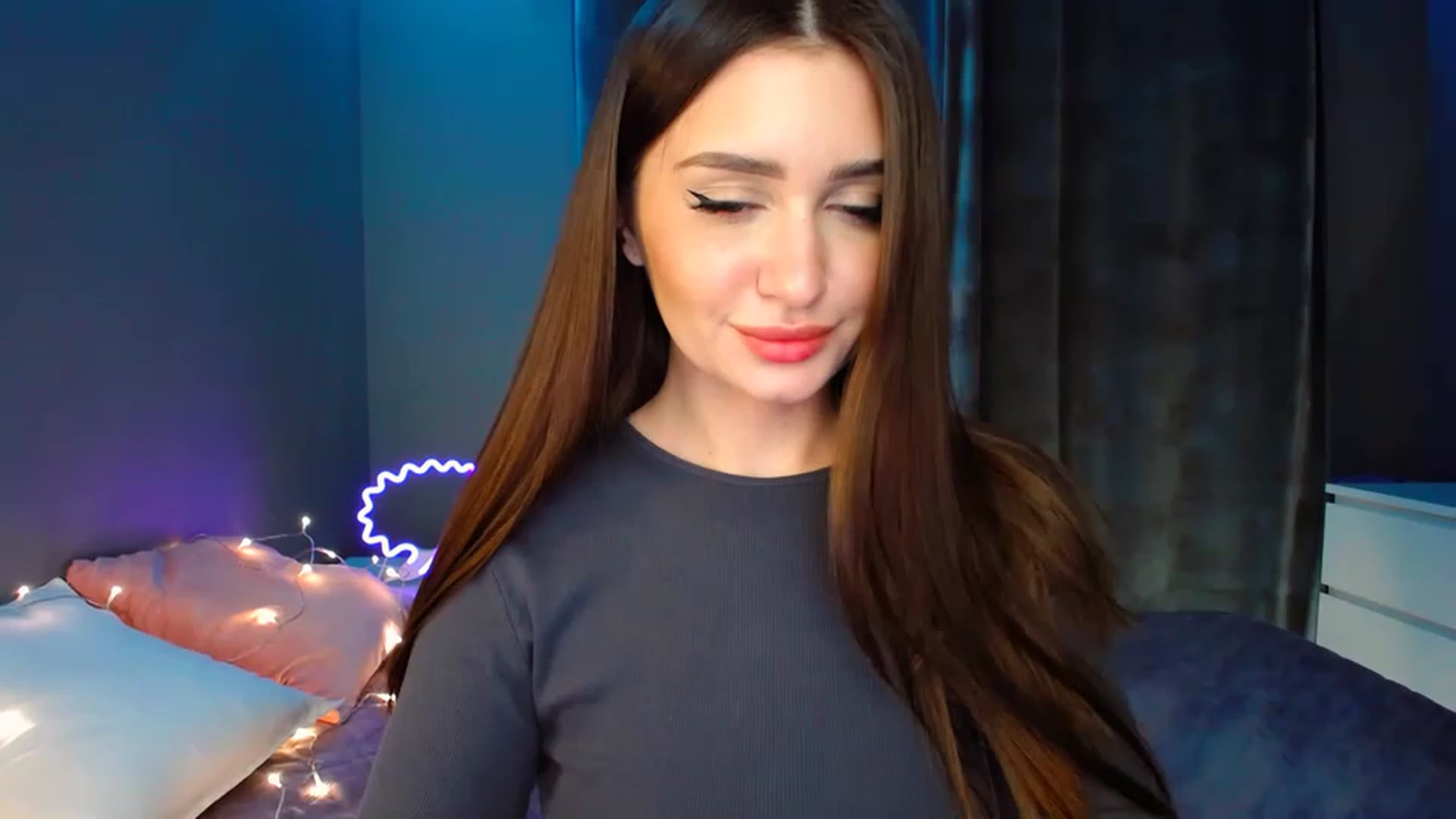 Gallery image thumbnail from DollGlamourr's myfreecams stream on, 01/22/2023, 19:20 image 4 of 20