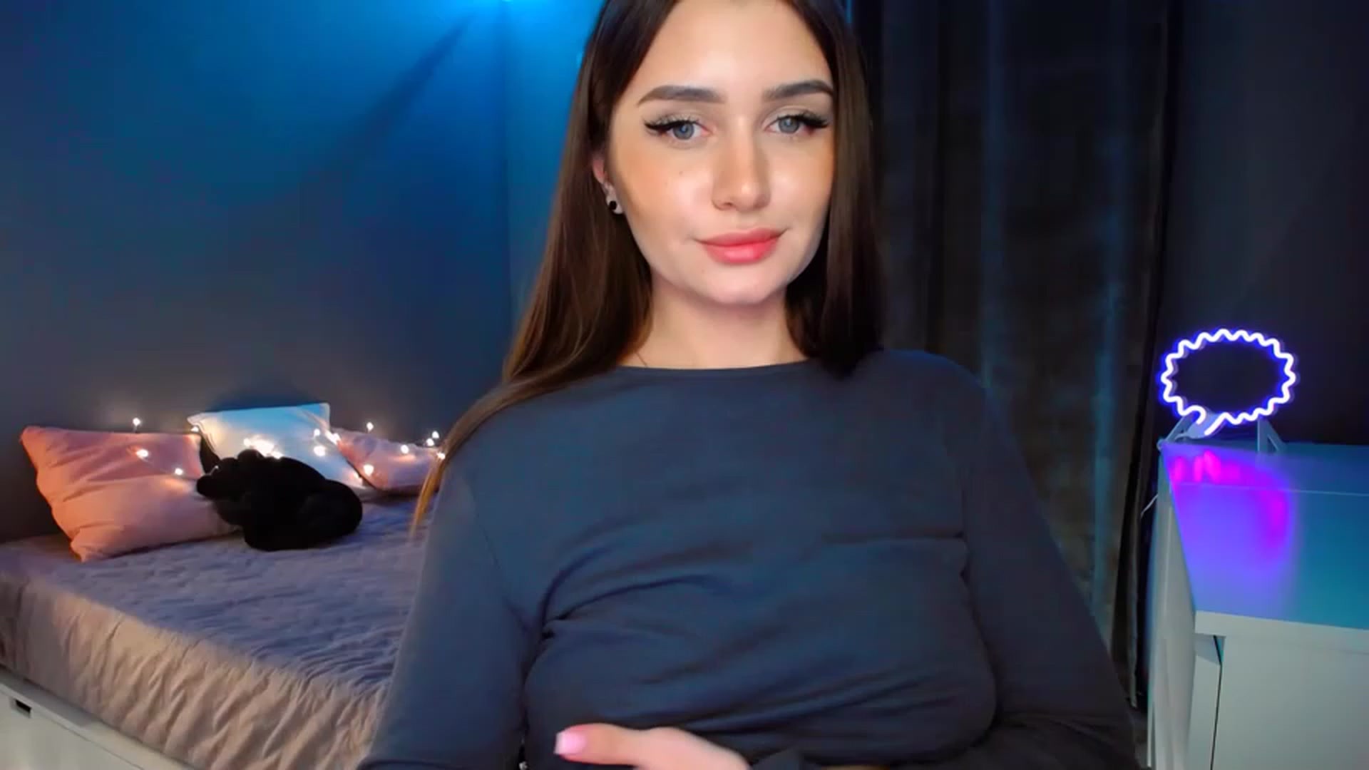 Gallery image thumbnail from DollGlamourr's myfreecams stream on, 01/25/2023, 18:13 image 8 of 20