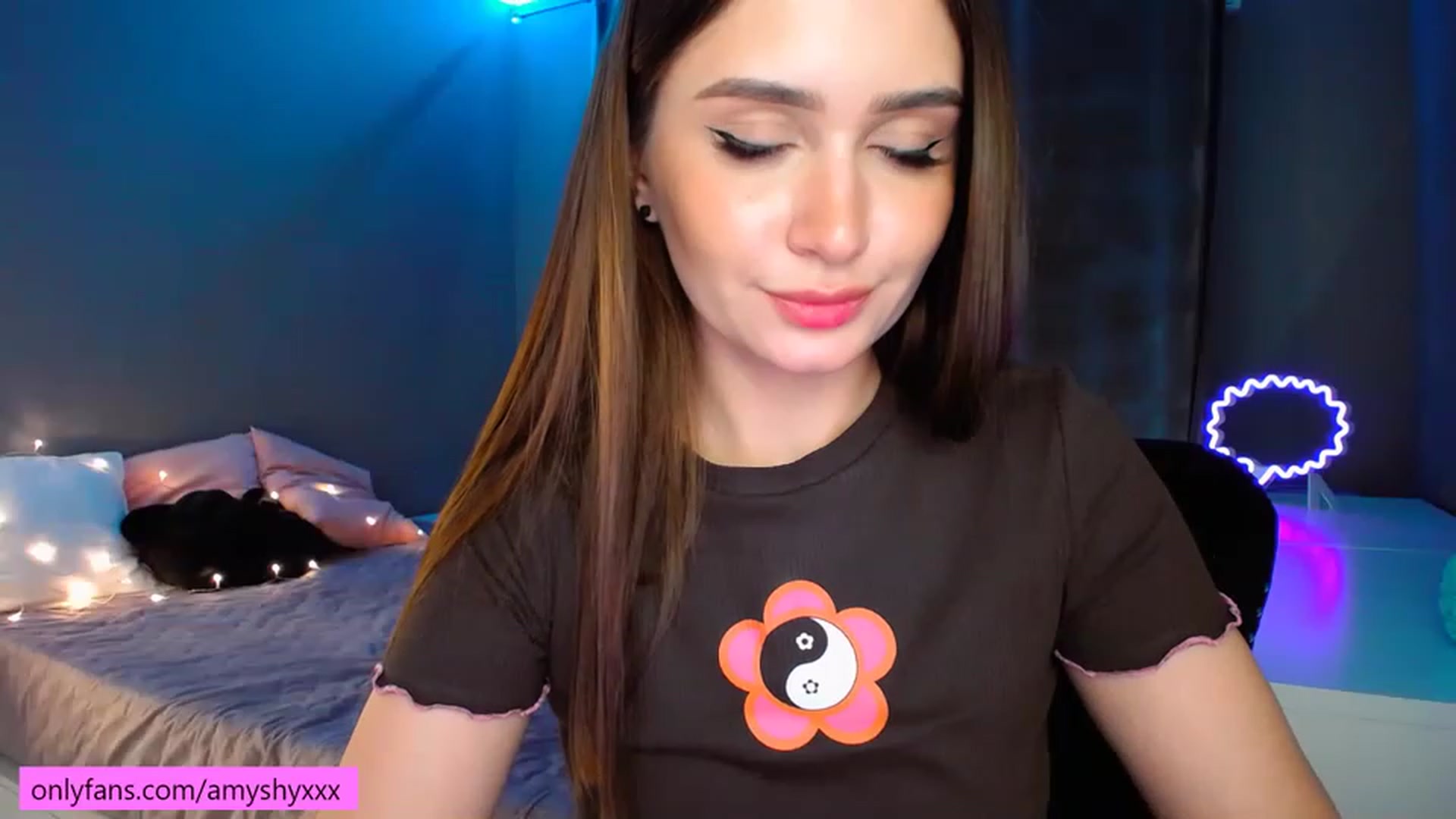 Gallery image thumbnail from DollGlamourr's myfreecams stream on, 01/27/2023, 20:05 image 3 of 20