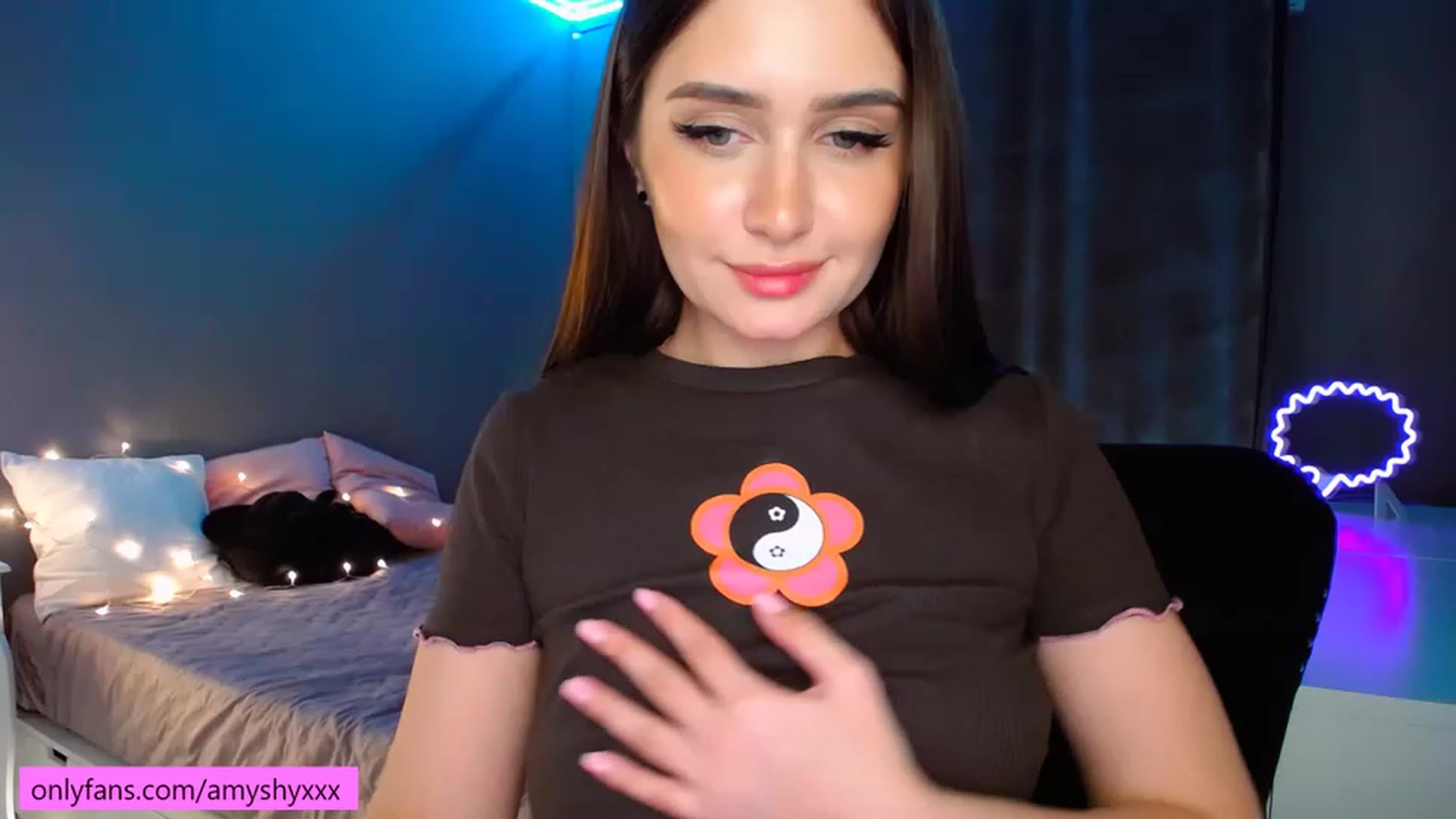 Gallery image thumbnail from DollGlamourr's myfreecams stream on, 01/27/2023, 20:05 image 7 of 20