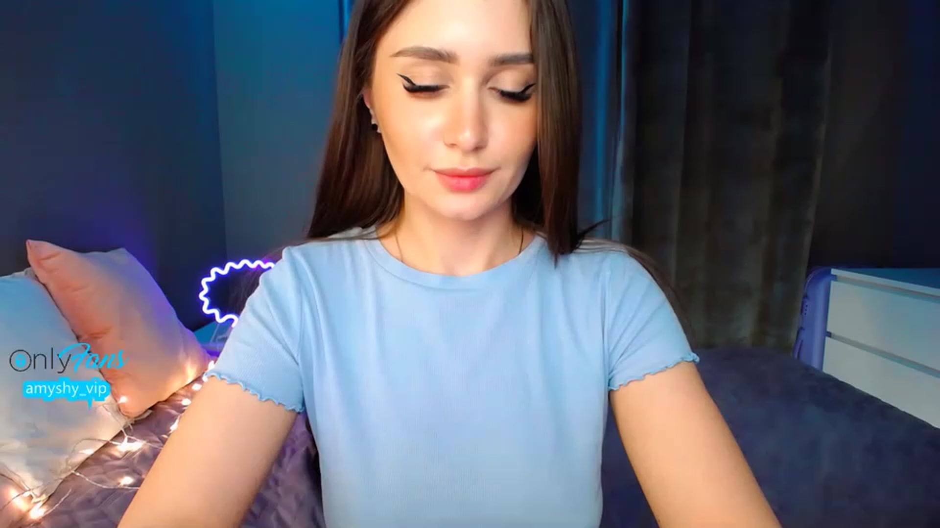 Gallery image thumbnail from DollGlamourr's myfreecams stream on, 03/05/2023, 16:52 image 5 of 20