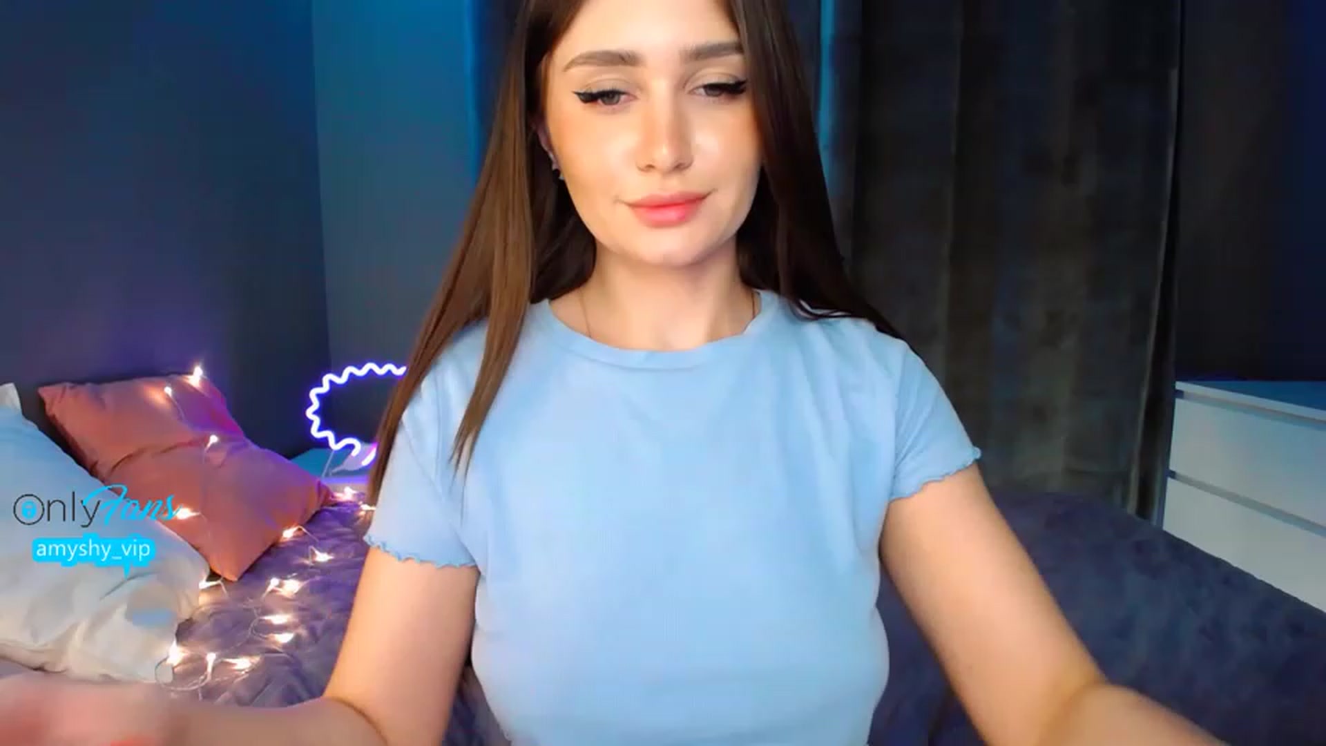 Gallery image thumbnail from DollGlamourr's myfreecams stream on, 03/08/2023, 17:28 image 2 of 20