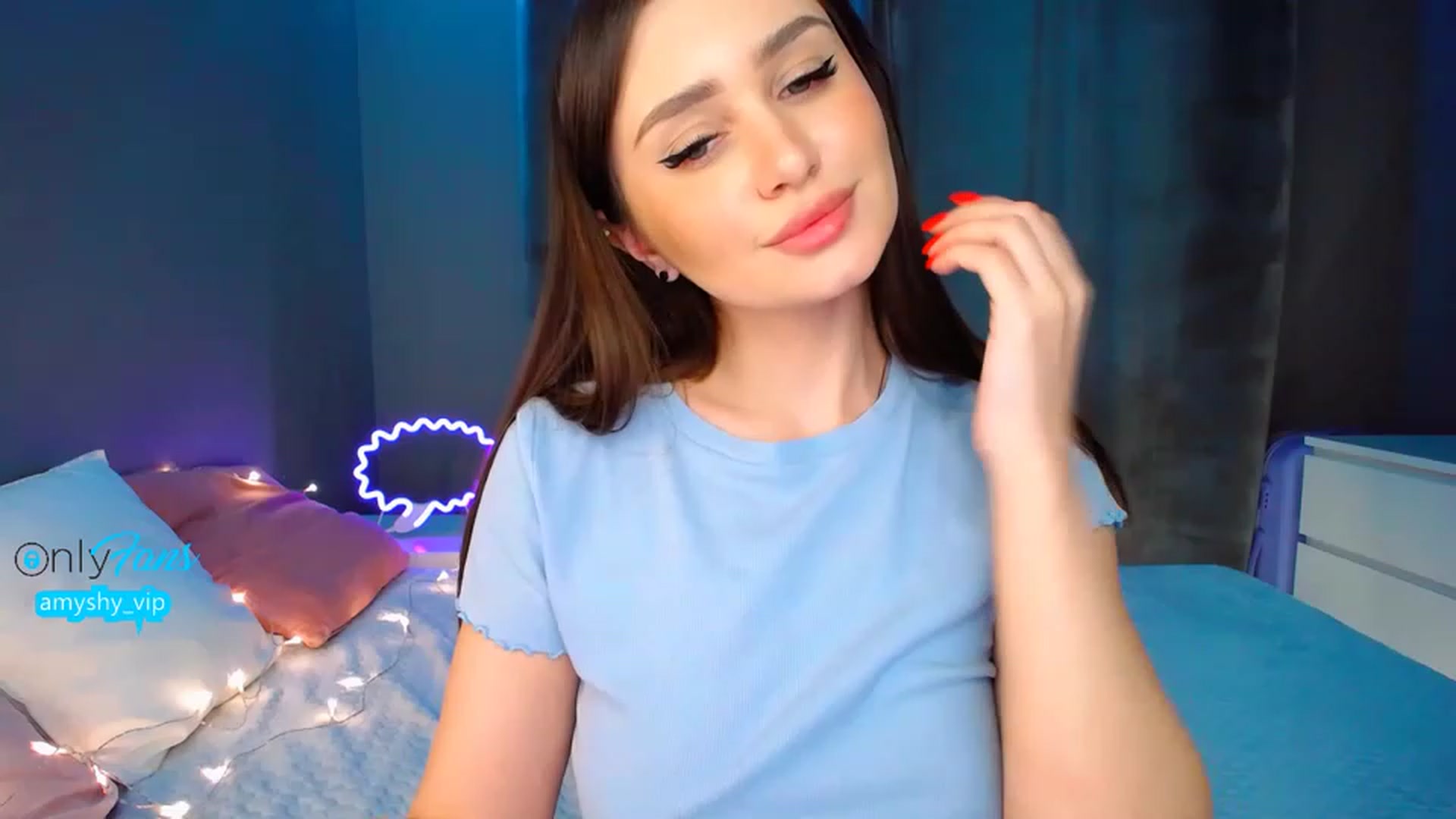 Gallery image thumbnail from DollGlamourr's myfreecams stream on, 03/11/2023, 15:18 image 15 of 20