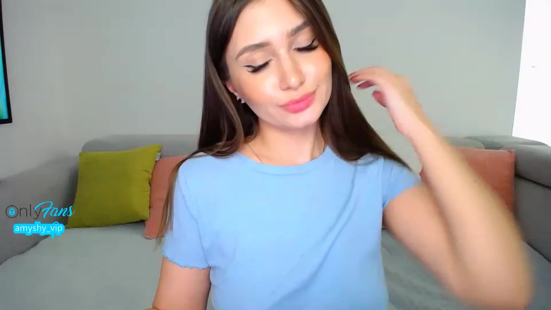 Gallery image thumbnail from DollGlamourr's myfreecams stream on, 04/01/2023, 17:33 image 17 of 20