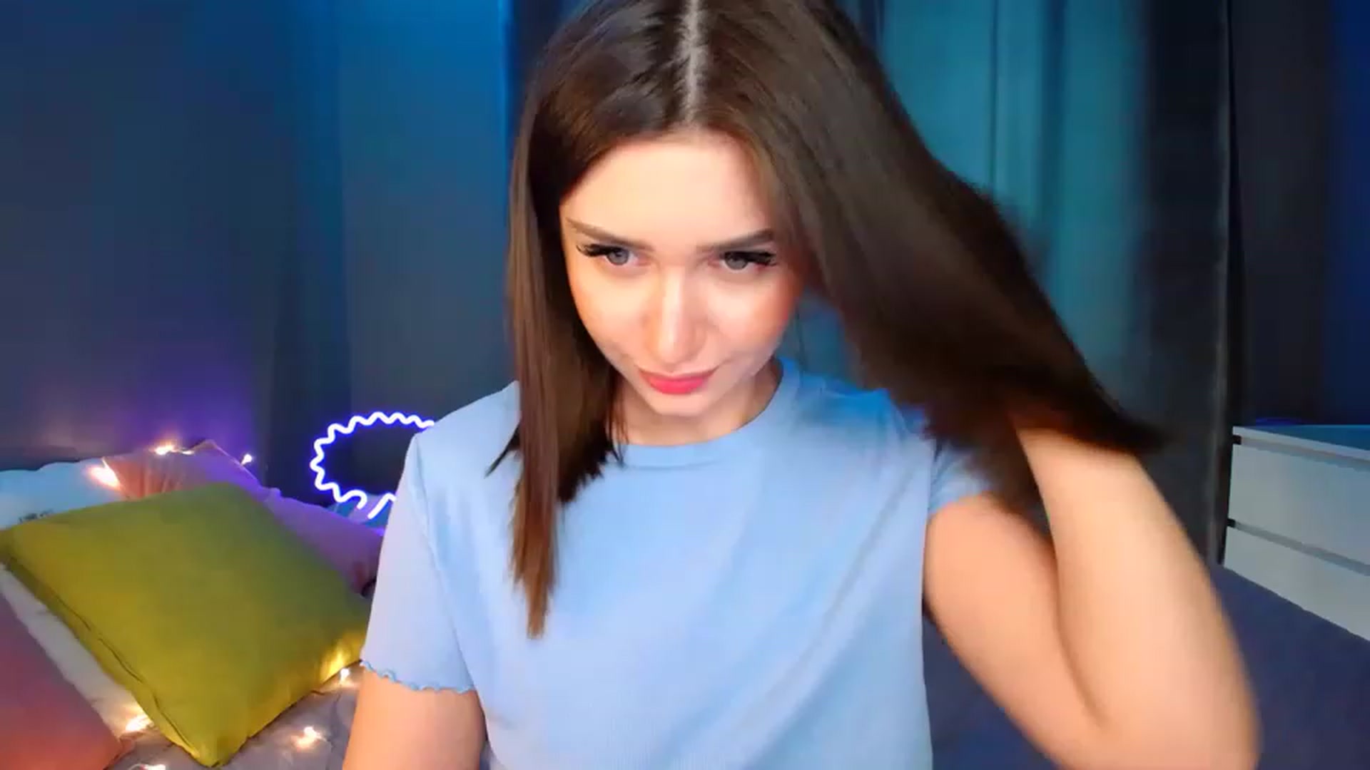 Gallery image thumbnail from DollGlamourr's myfreecams stream on, 04/08/2023, 16:27 image 1 of 20