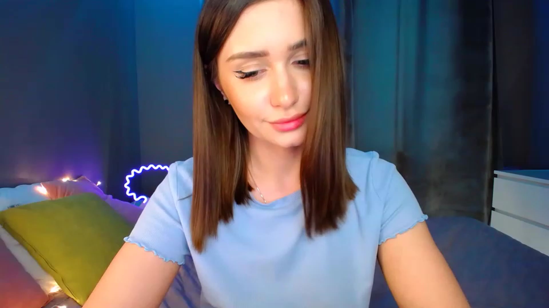 Gallery image thumbnail from DollGlamourr's myfreecams stream on, 04/08/2023, 16:27 image 9 of 20