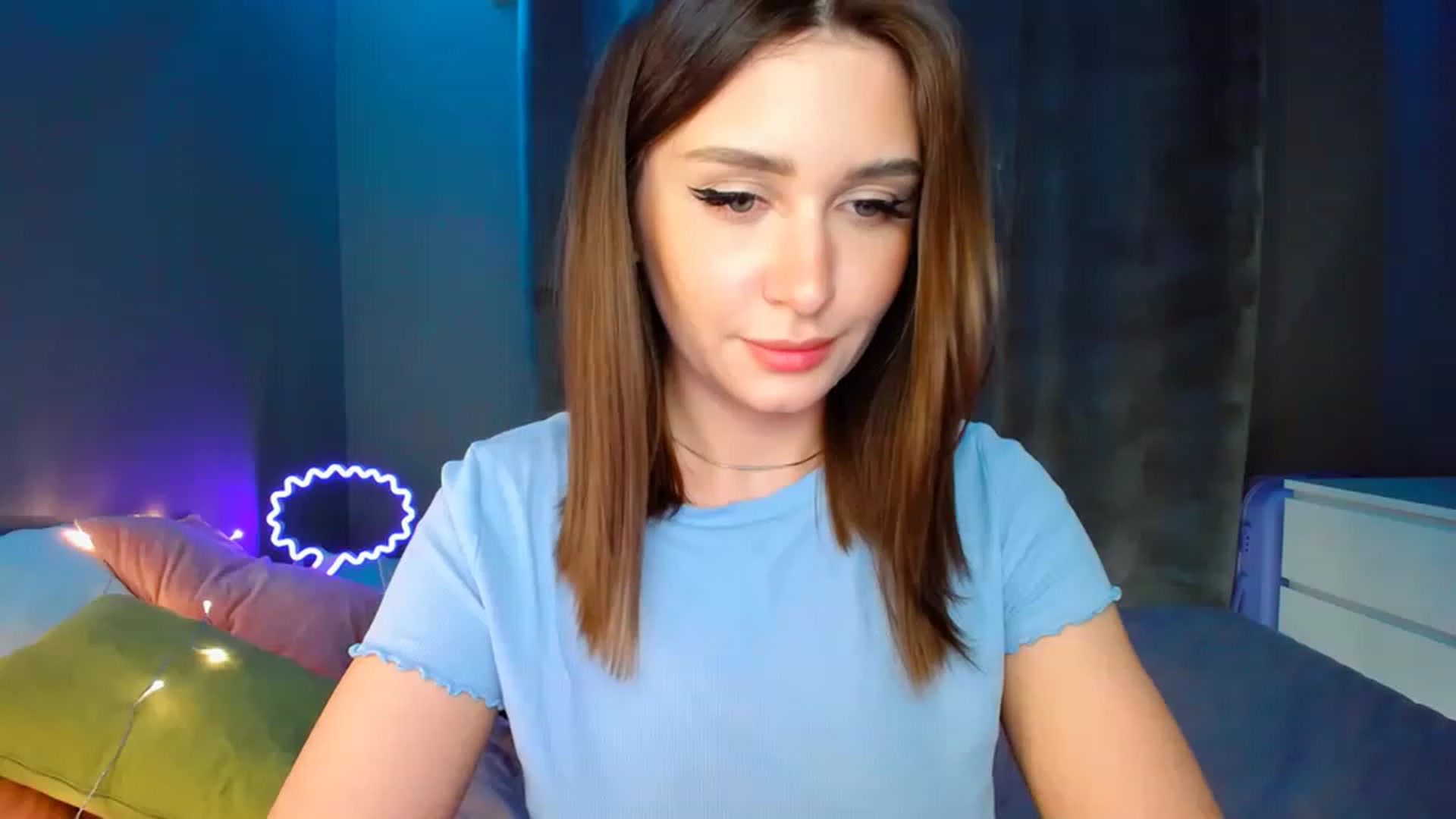 Gallery image thumbnail from DollGlamourr's myfreecams stream on, 04/13/2023, 17:36 image 13 of 20