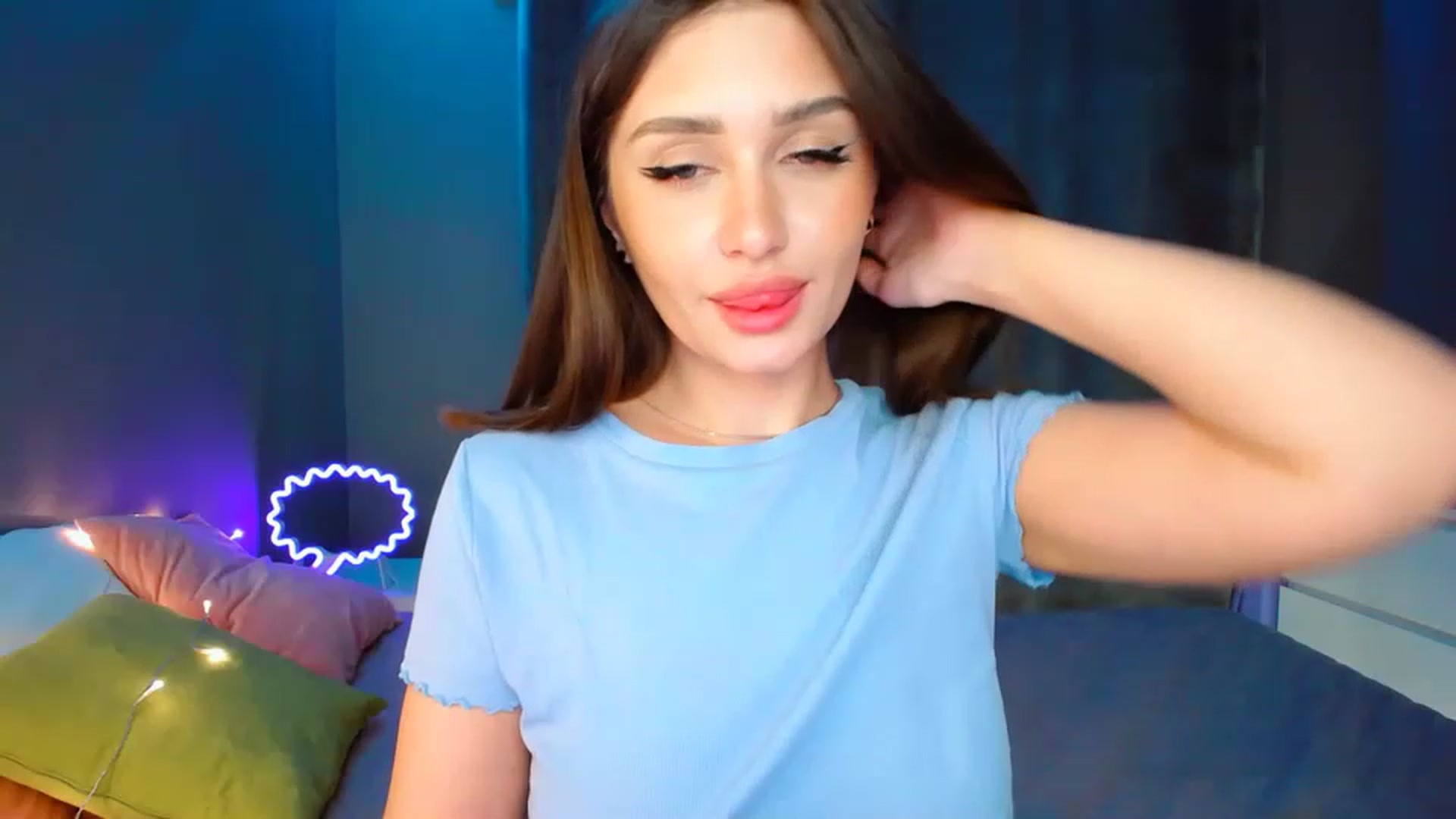 Gallery image thumbnail from DollGlamourr's myfreecams stream on, 04/13/2023, 17:36 image 6 of 20