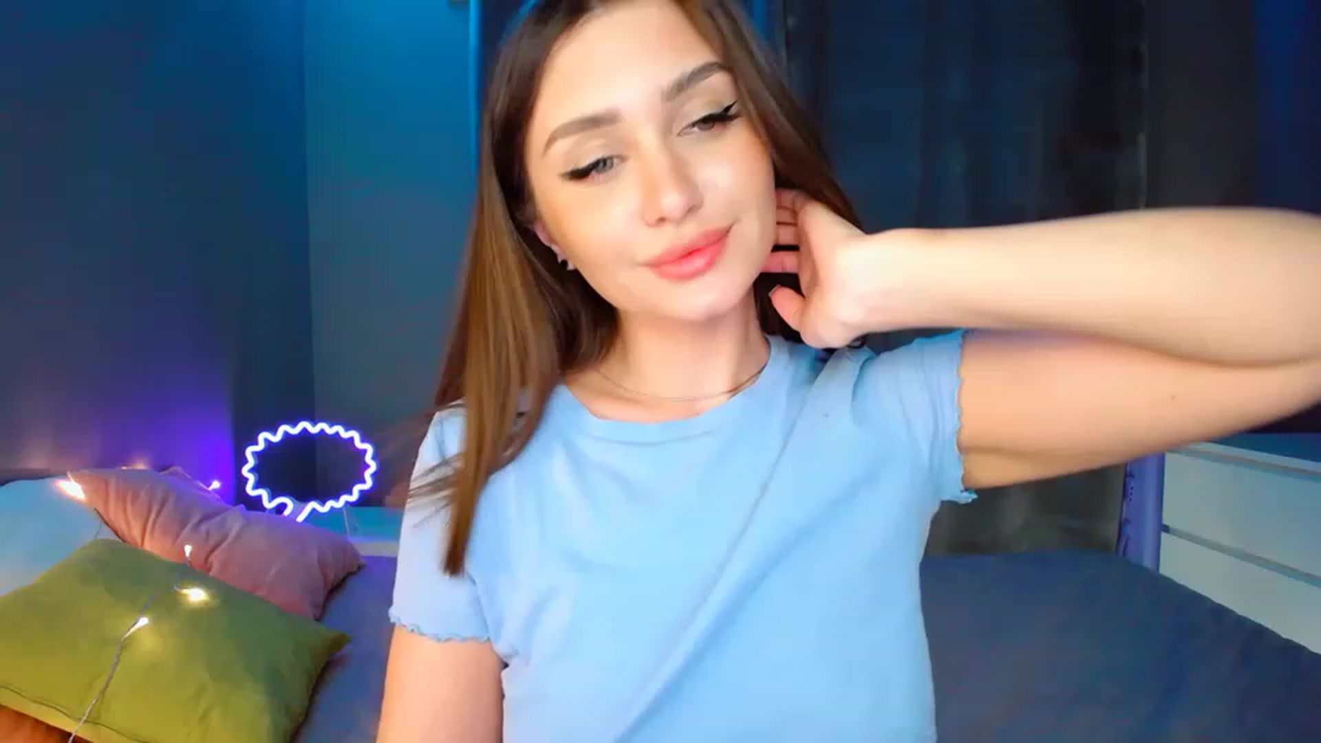 Gallery image thumbnail from DollGlamourr's myfreecams stream on, 04/13/2023, 17:36 image 8 of 20