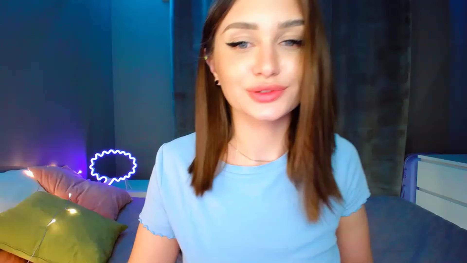 Gallery image thumbnail from DollGlamourr's myfreecams stream on, 04/13/2023, 17:36 image 17 of 20