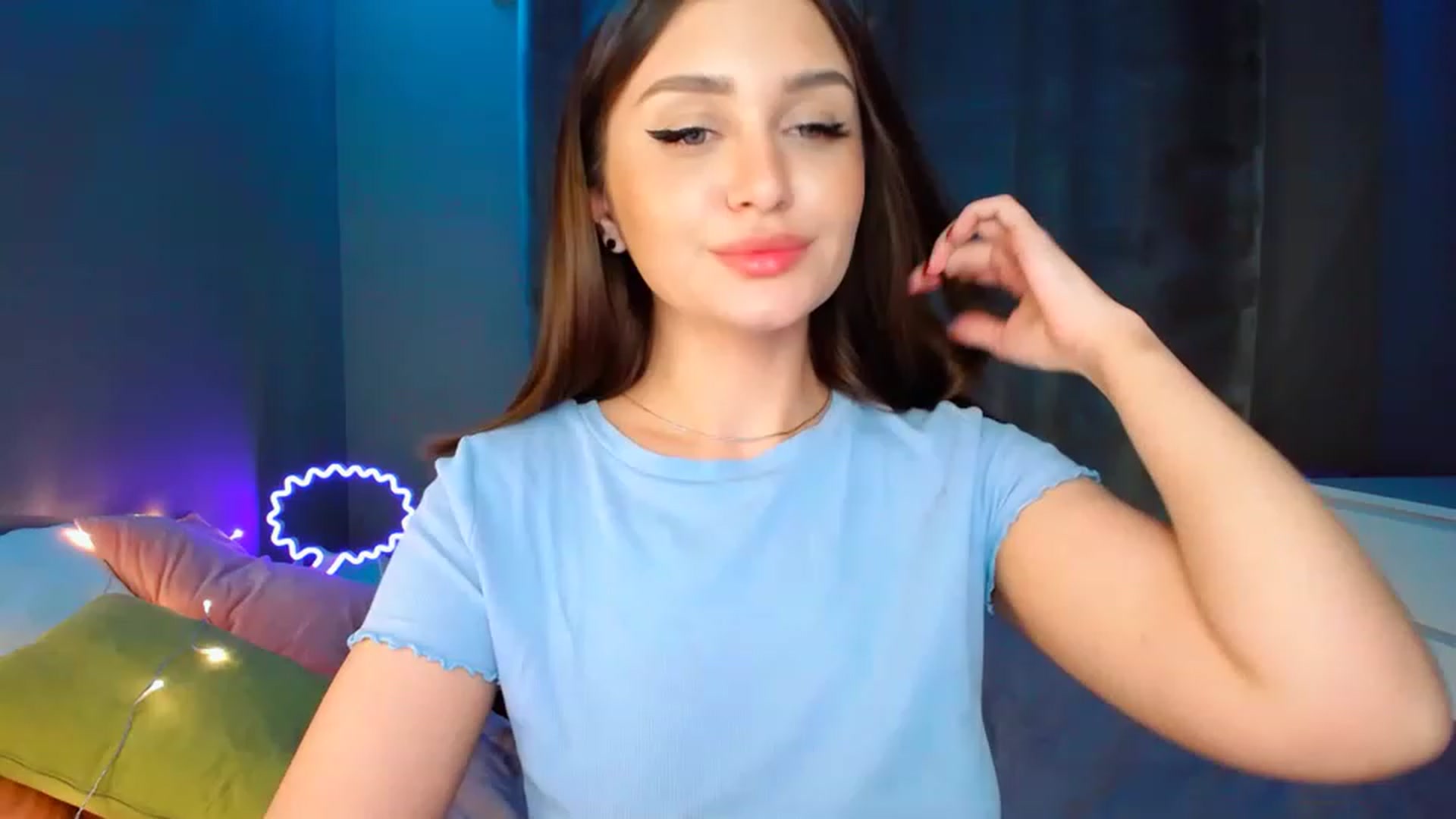 Gallery image thumbnail from DollGlamourr's myfreecams stream on, 04/13/2023, 17:36 image 7 of 20