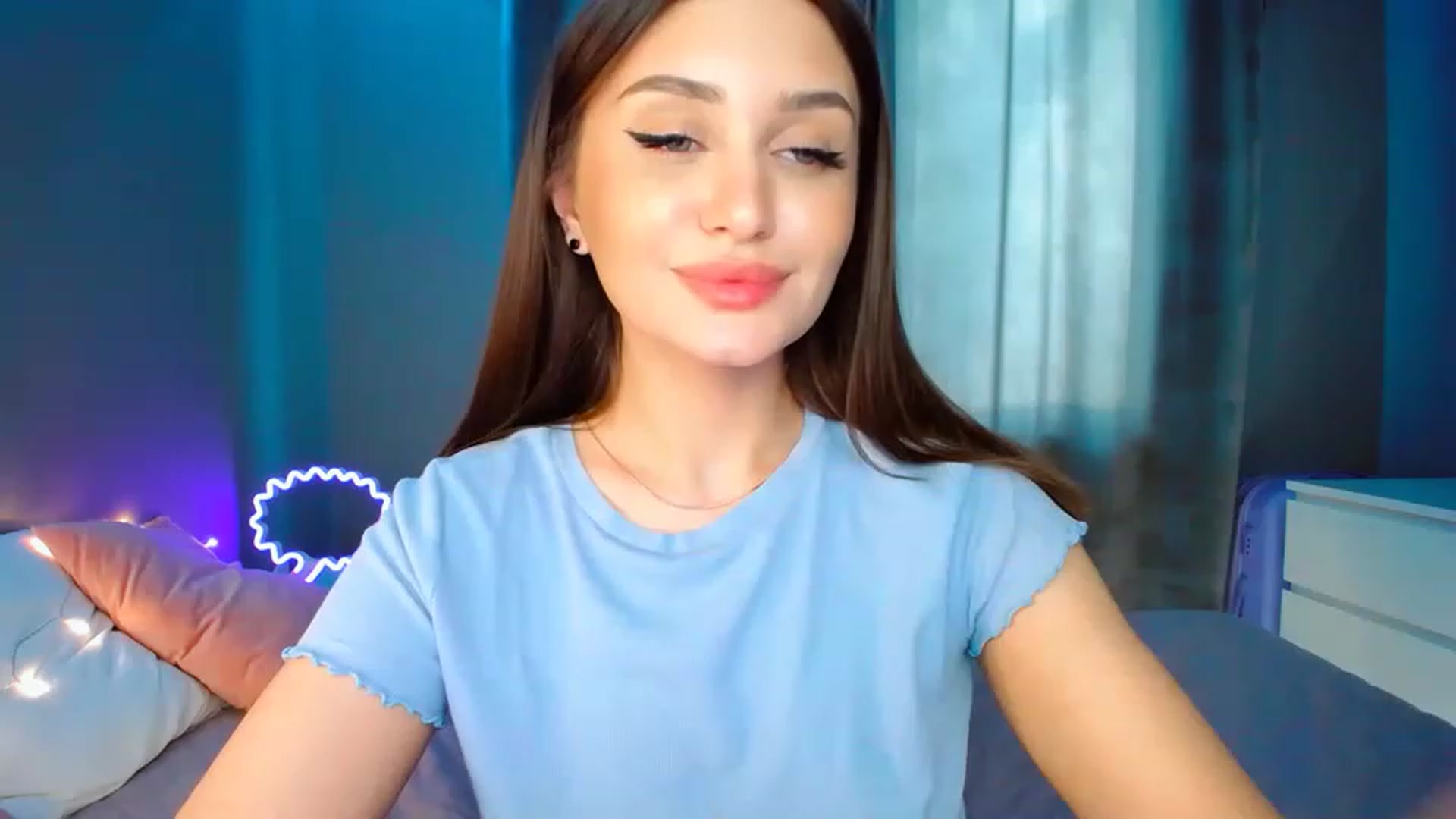 Gallery image thumbnail from DollGlamourr's myfreecams stream on, 04/14/2023, 16:16 image 1 of 20