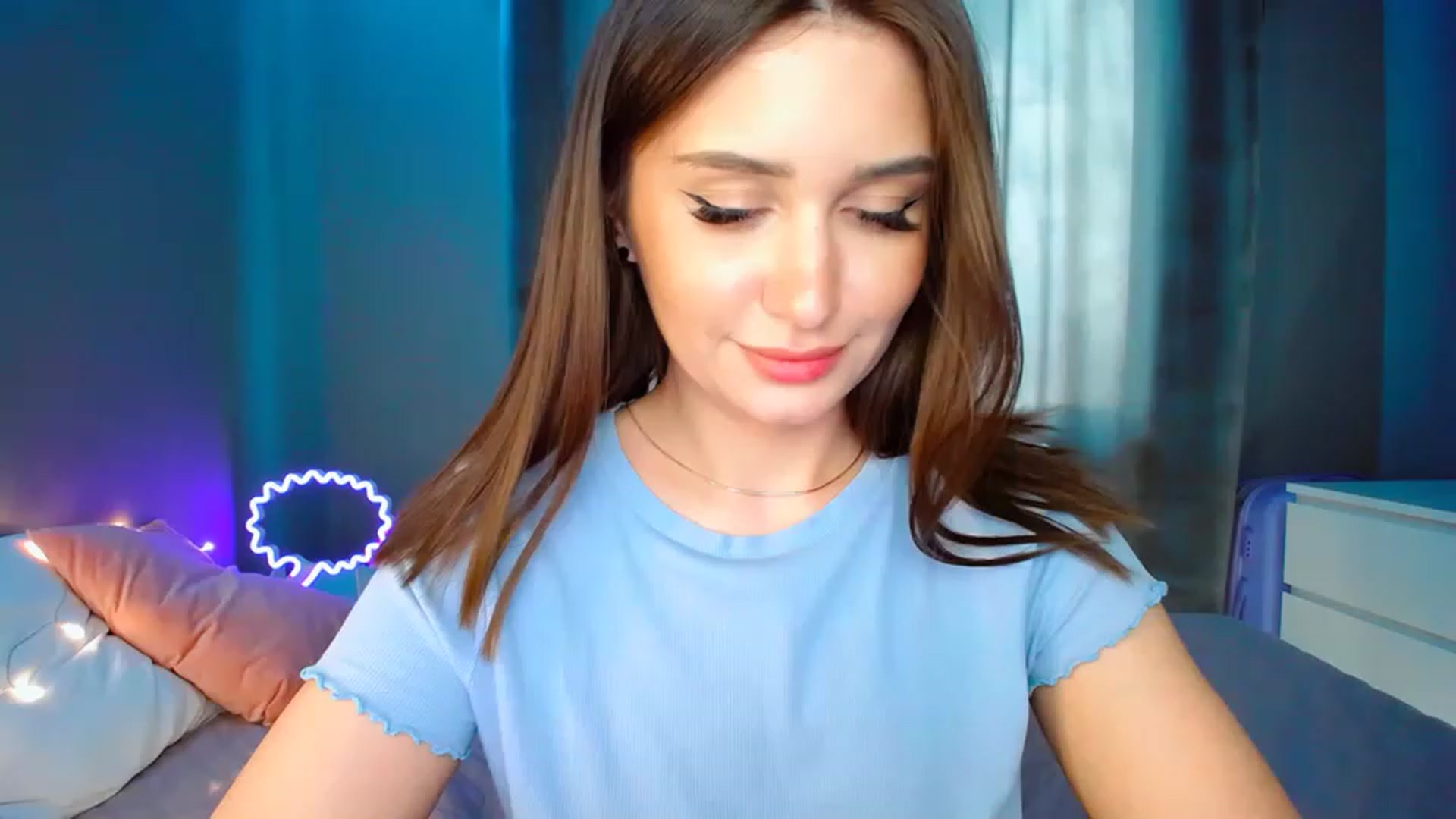 Gallery image thumbnail from DollGlamourr's myfreecams stream on, 04/14/2023, 16:16 image 6 of 20