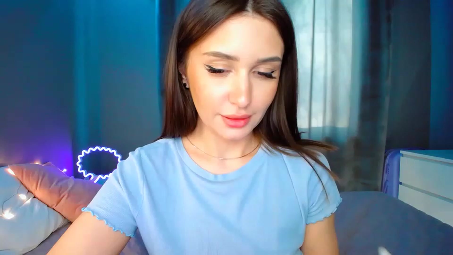 Gallery image thumbnail from DollGlamourr's myfreecams stream on, 04/14/2023, 16:16 image 10 of 20