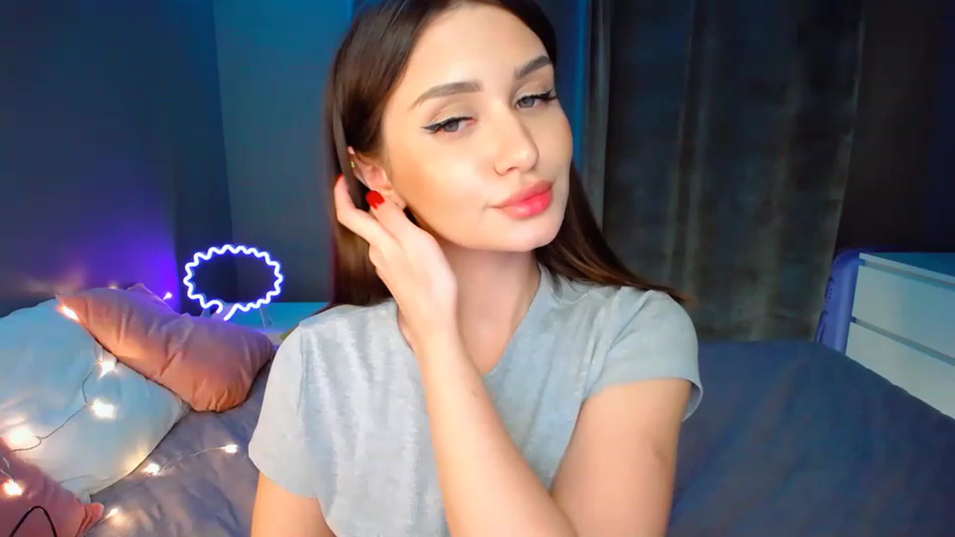 Gallery image thumbnail from DollGlamourr's myfreecams stream on, 04/17/2023, 17:44 image 14 of 20