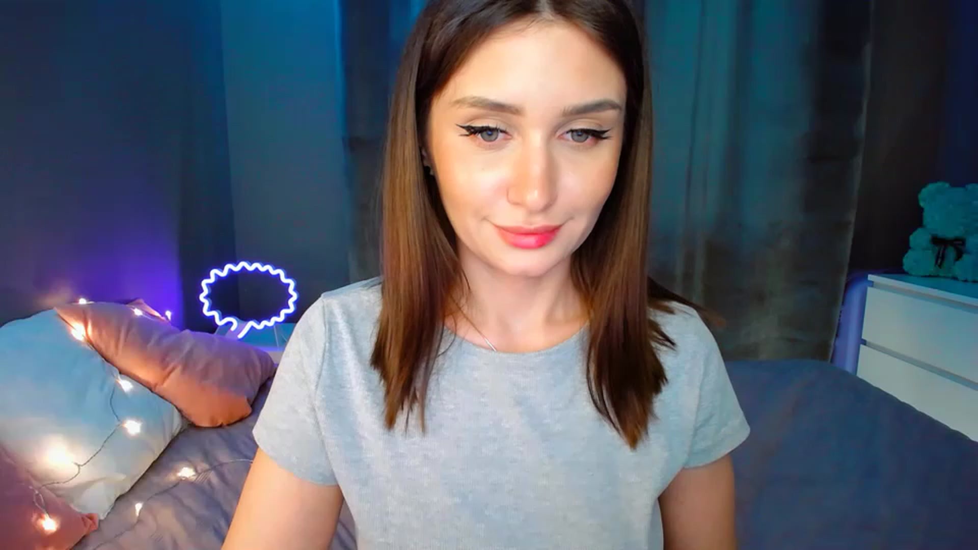 Gallery image thumbnail from DollGlamourr's myfreecams stream on, 04/21/2023, 17:16 image 17 of 20