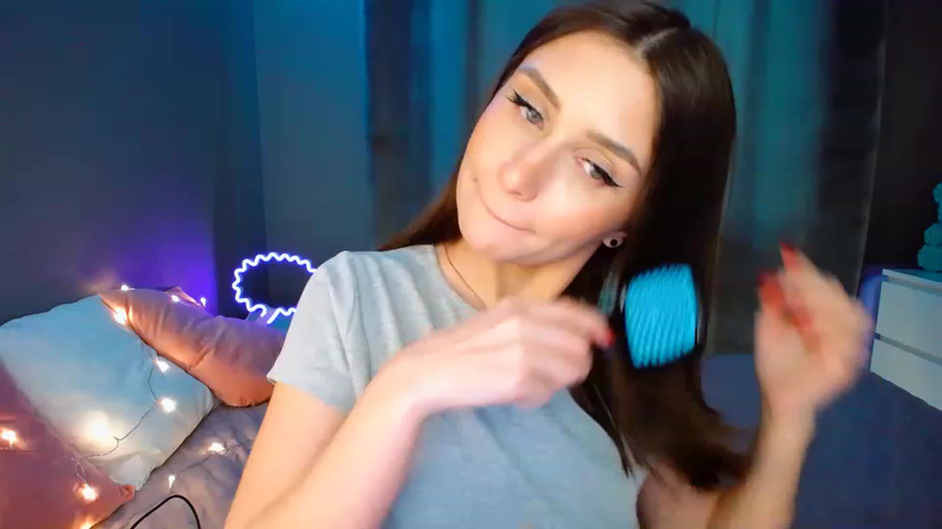 Gallery image thumbnail from DollGlamourr's myfreecams stream on, 04/21/2023, 17:16 image 7 of 20
