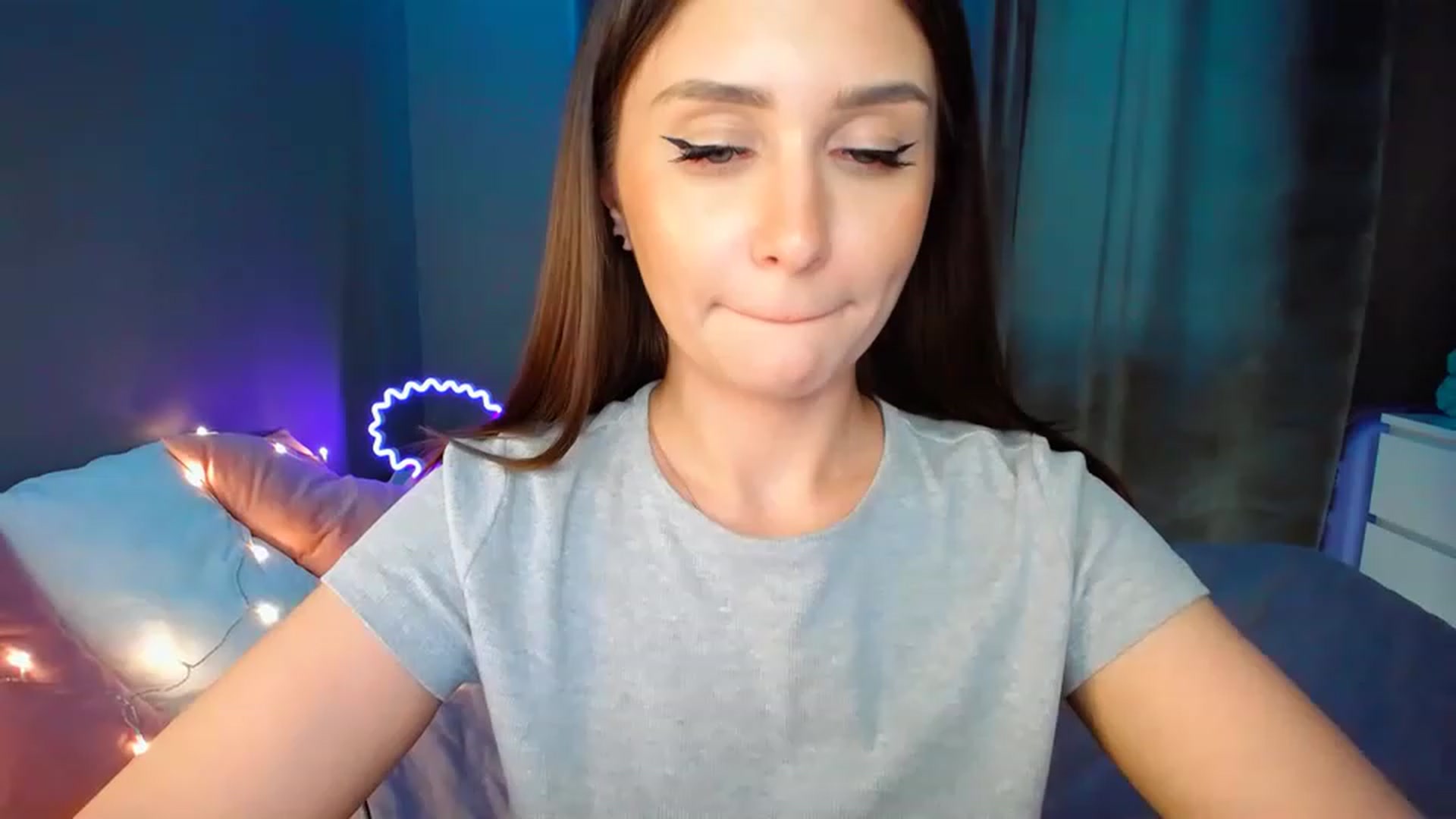 Gallery image thumbnail from DollGlamourr's myfreecams stream on, 04/21/2023, 17:16 image 9 of 20
