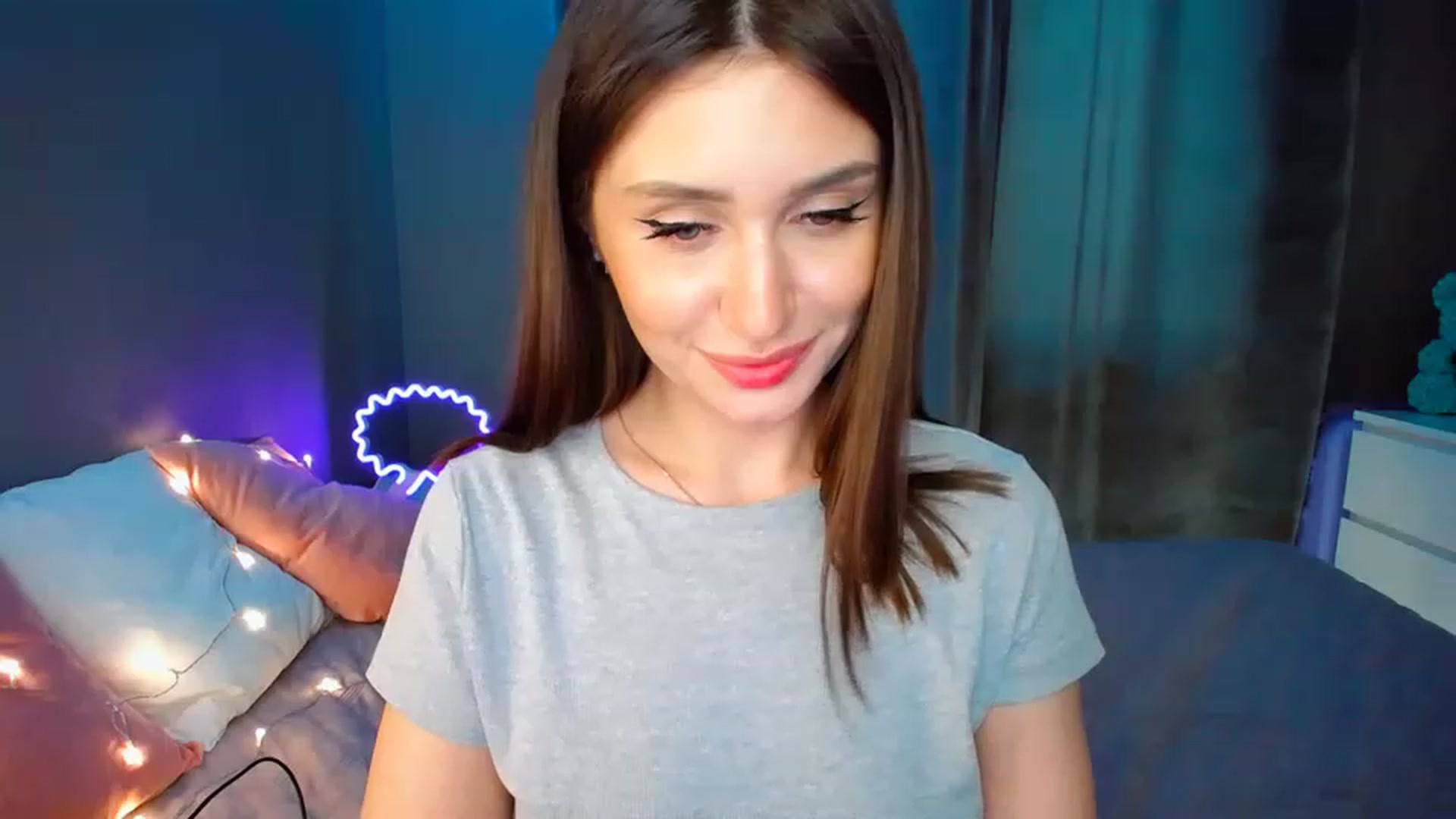 Gallery image thumbnail from DollGlamourr's myfreecams stream on, 04/21/2023, 17:16 image 6 of 20