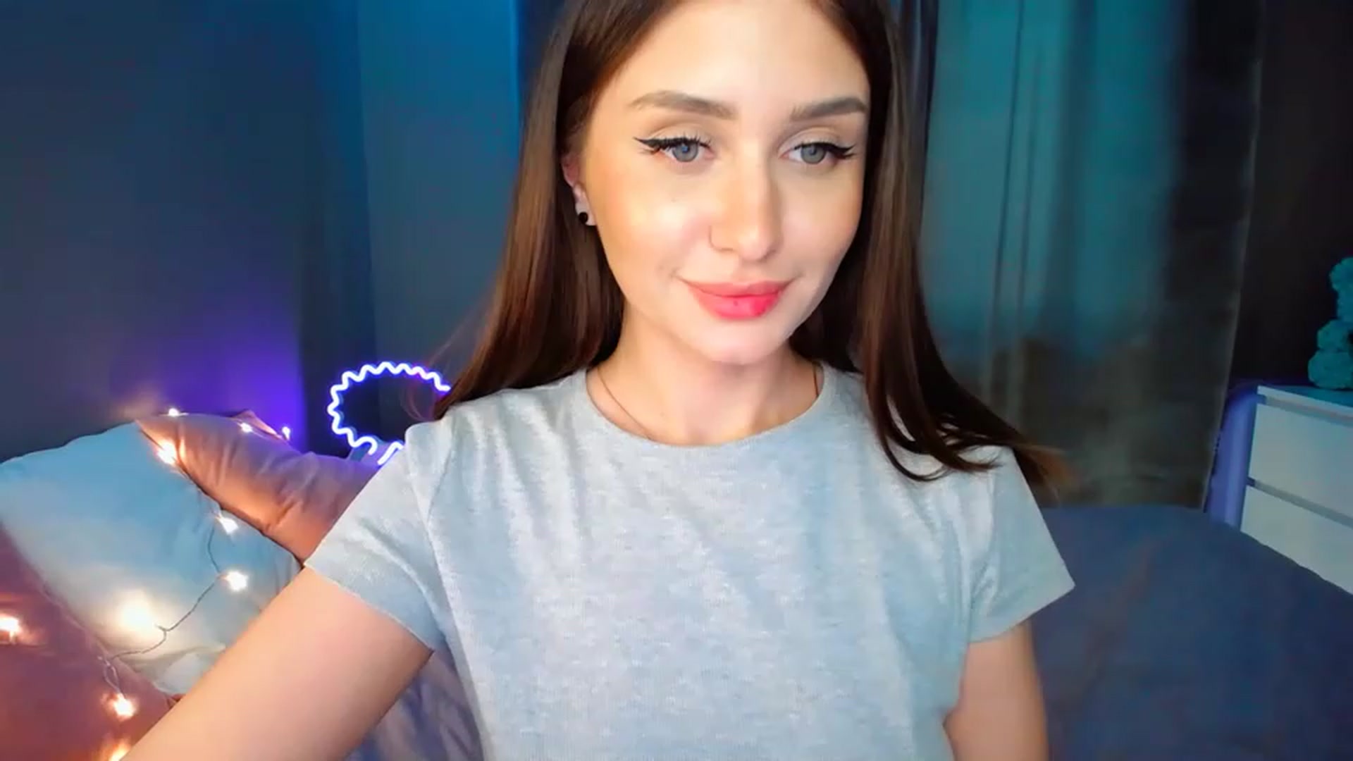 Gallery image thumbnail from DollGlamourr's myfreecams stream on, 04/21/2023, 17:16 image 5 of 20