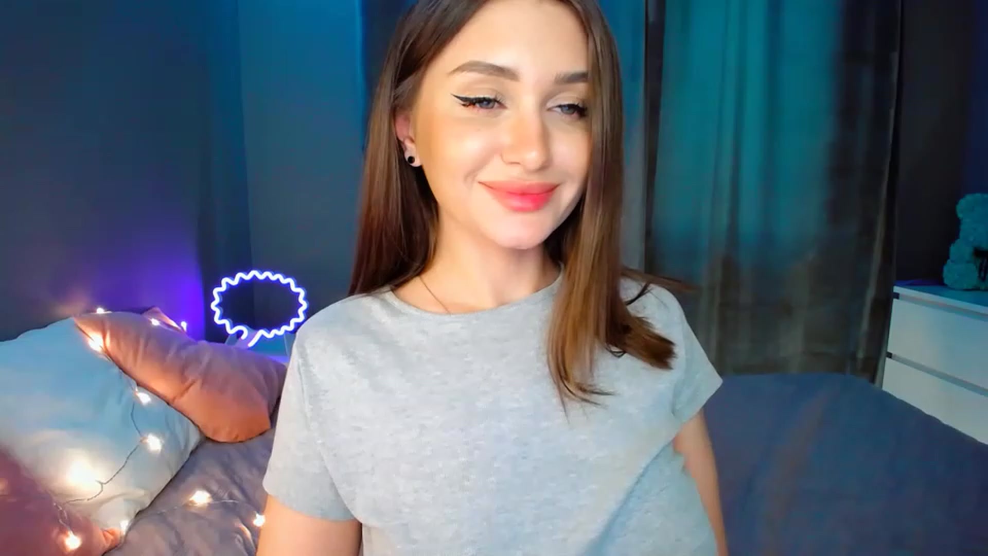 Gallery image thumbnail from DollGlamourr's myfreecams stream on, 04/24/2023, 18:01 image 5 of 20