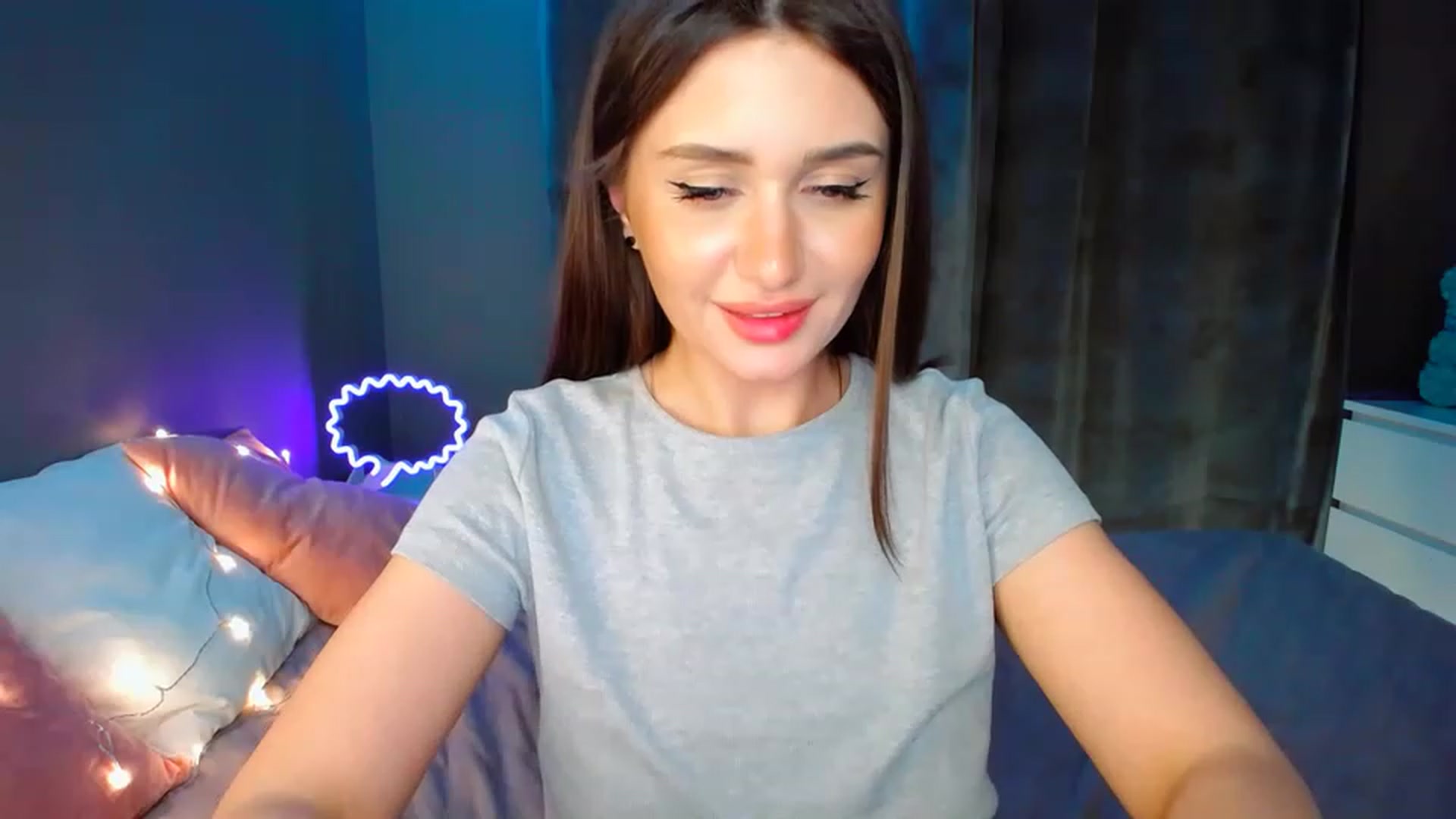 Gallery image thumbnail from DollGlamourr's myfreecams stream on, 04/24/2023, 18:53 image 5 of 20
