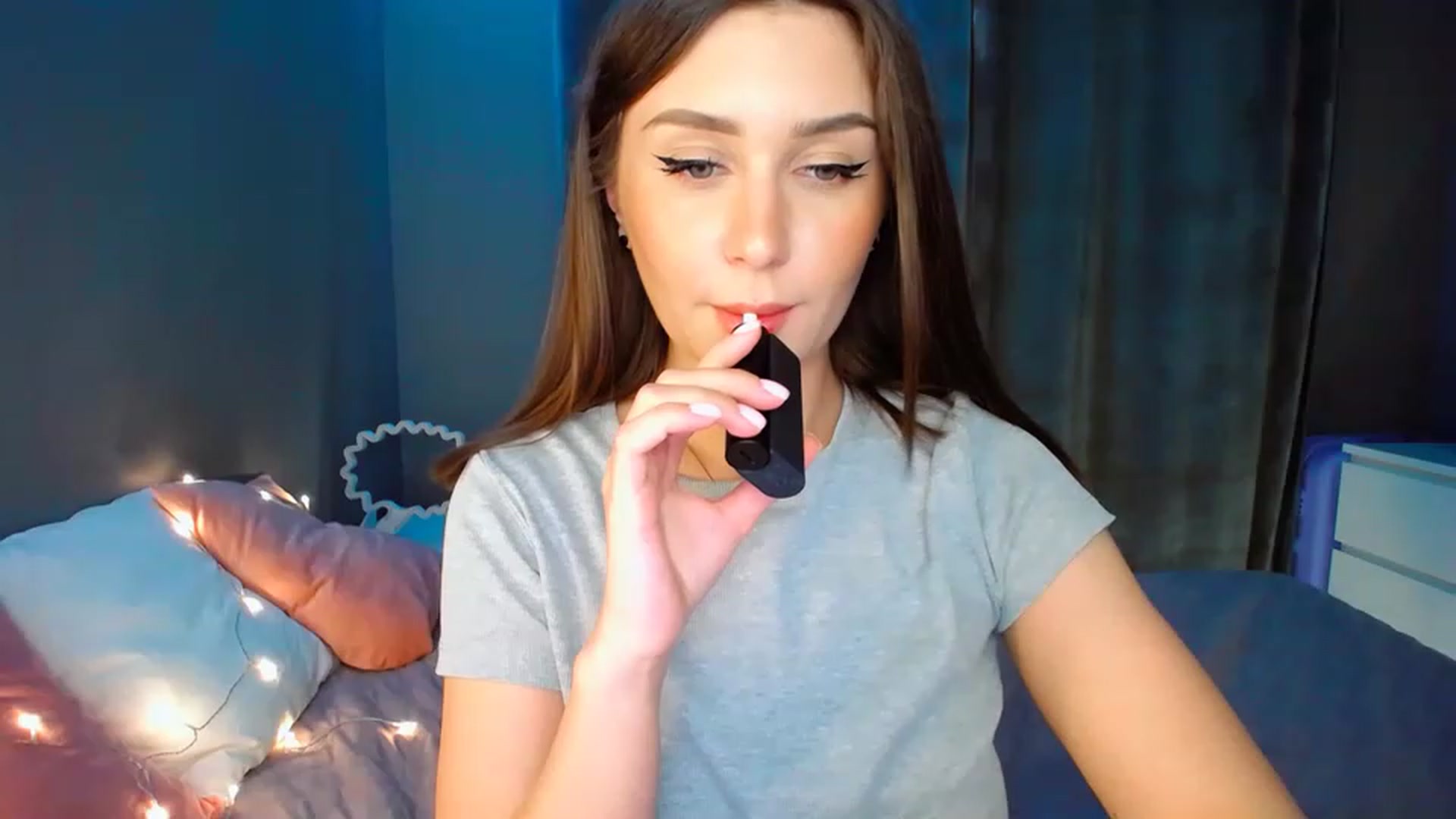 Gallery image thumbnail from DollGlamourr's myfreecams stream on, 04/25/2023, 16:37 image 15 of 20