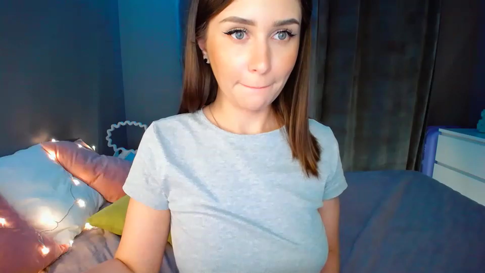 Gallery image thumbnail from DollGlamourr's myfreecams stream on, 04/25/2023, 18:07 image 17 of 20