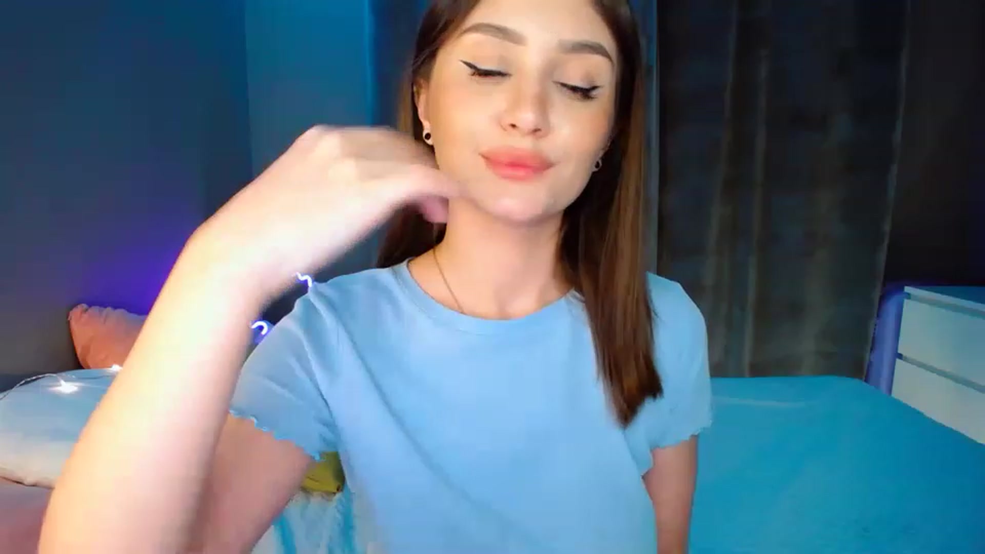 Gallery image thumbnail from DollGlamourr's myfreecams stream on, 04/29/2023, 18:39 image 20 of 20
