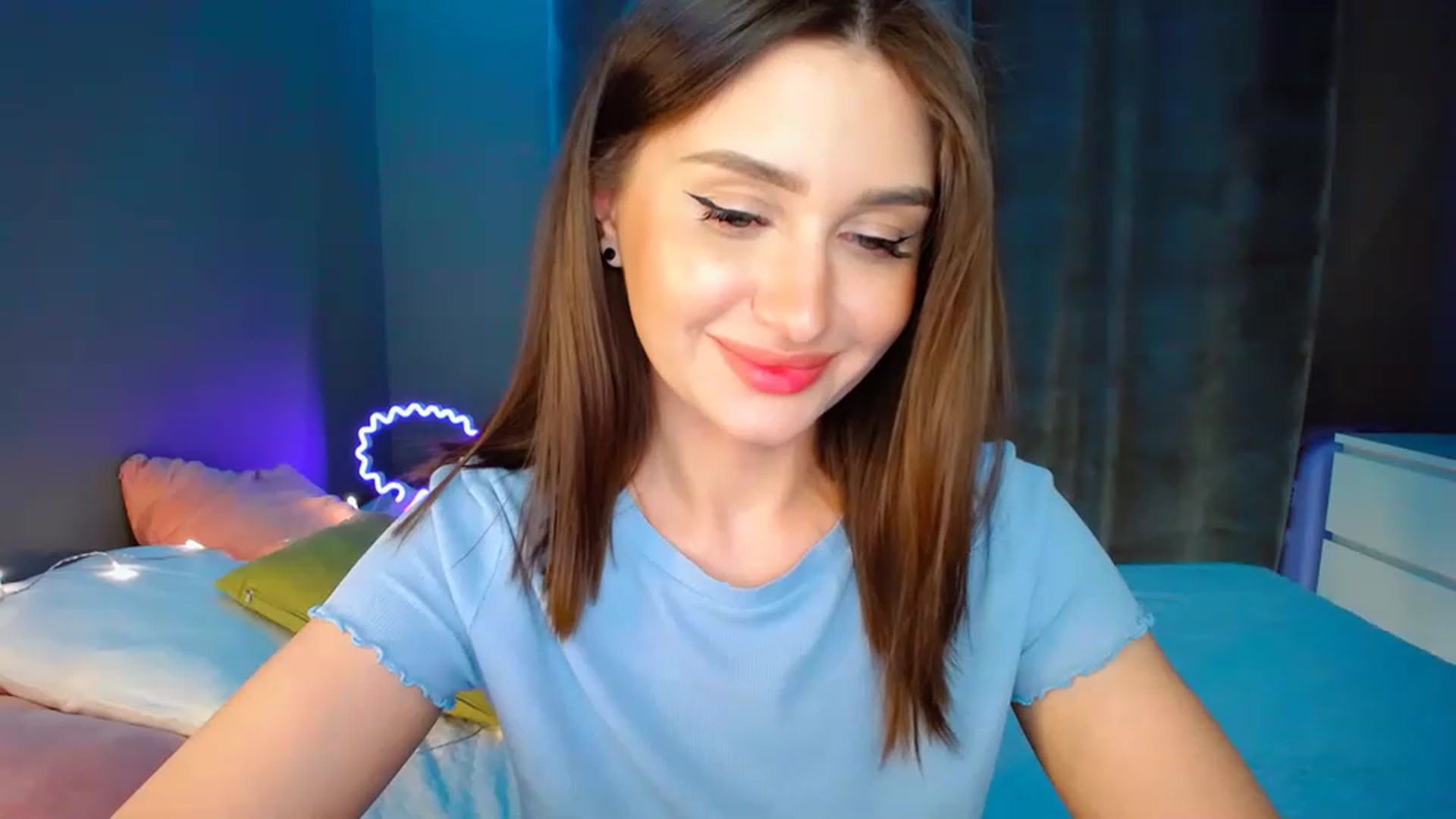 Gallery image thumbnail from DollGlamourr's myfreecams stream on, 04/29/2023, 18:39 image 10 of 20