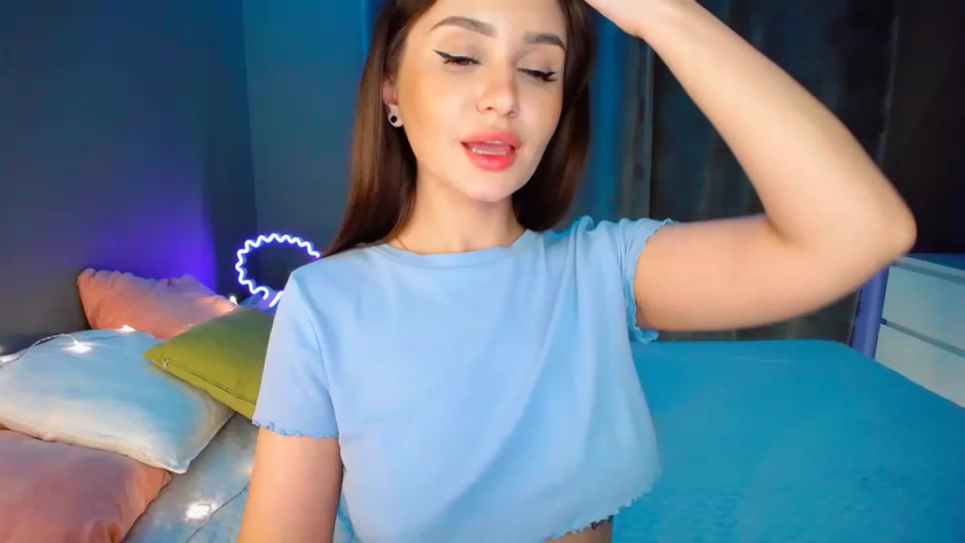 Gallery image thumbnail from DollGlamourr's myfreecams stream on, 04/29/2023, 18:39 image 8 of 20