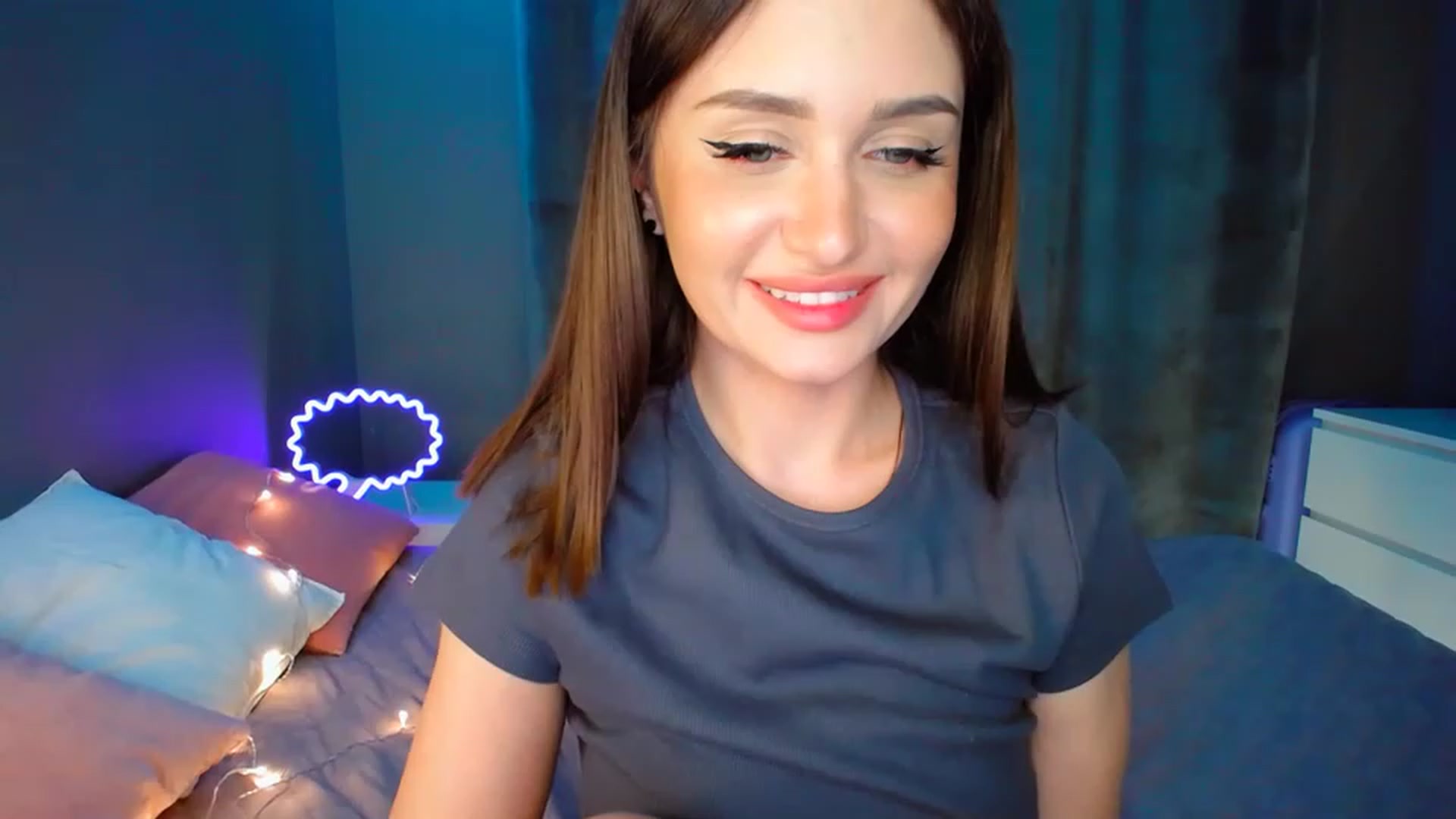 Gallery image thumbnail from DollGlamourr's myfreecams stream on, 04/30/2023, 18:05 image 5 of 20