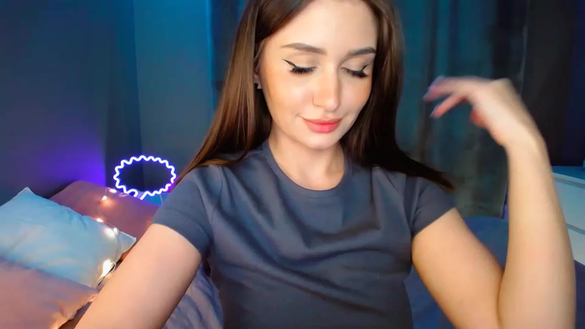 Gallery image thumbnail from DollGlamourr's myfreecams stream on, 04/30/2023, 18:05 image 6 of 20