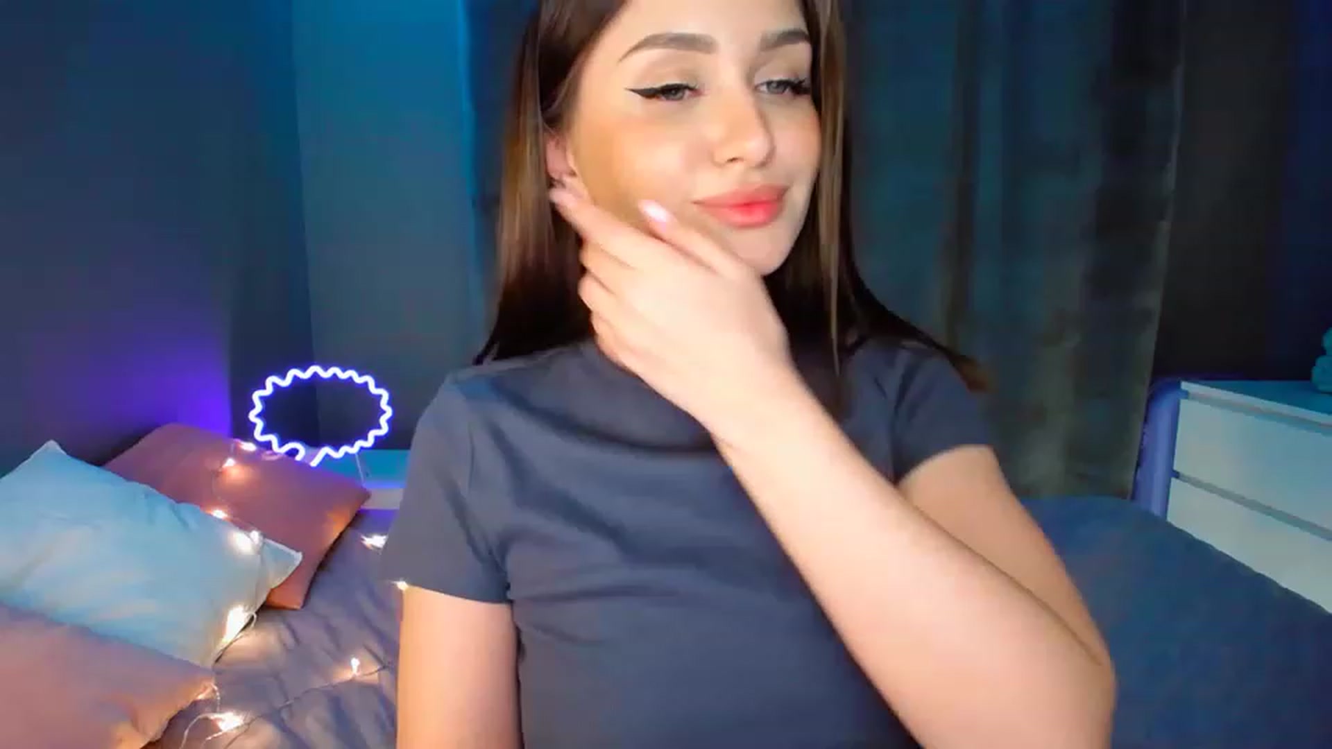Gallery image thumbnail from DollGlamourr's myfreecams stream on, 04/30/2023, 18:05 image 10 of 20