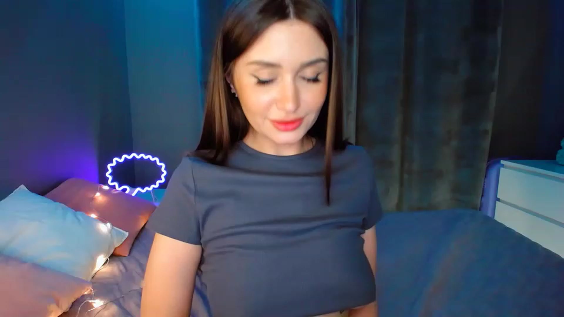 Gallery image thumbnail from DollGlamourr's myfreecams stream on, 04/30/2023, 18:05 image 17 of 20