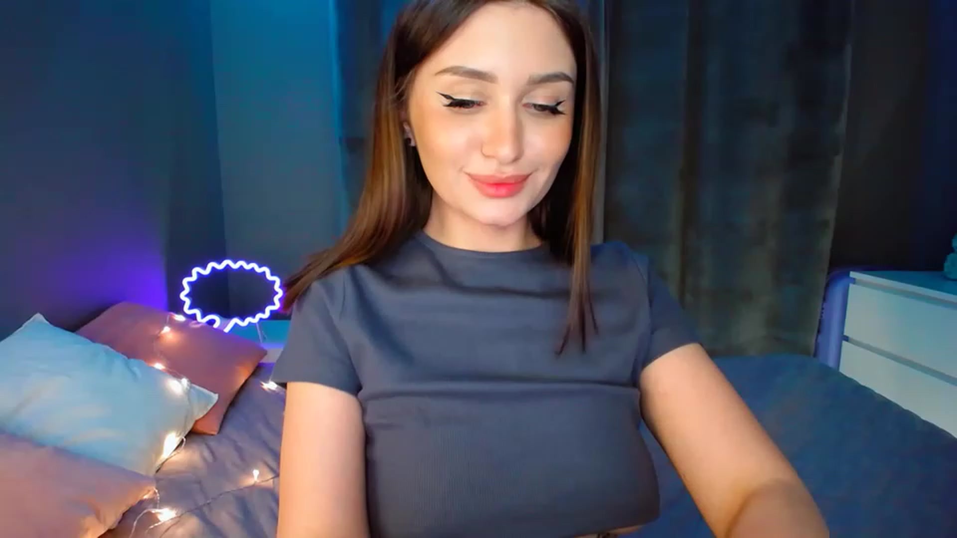 Gallery image thumbnail from DollGlamourr's myfreecams stream on, 04/30/2023, 18:05 image 16 of 20