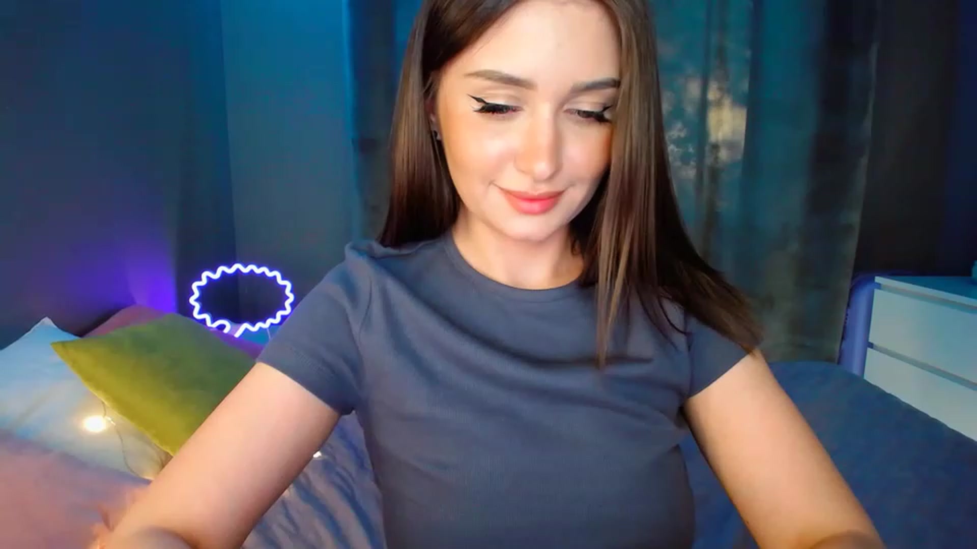 Gallery image thumbnail from DollGlamourr's myfreecams stream on, 04/30/2023, 18:05 image 2 of 20