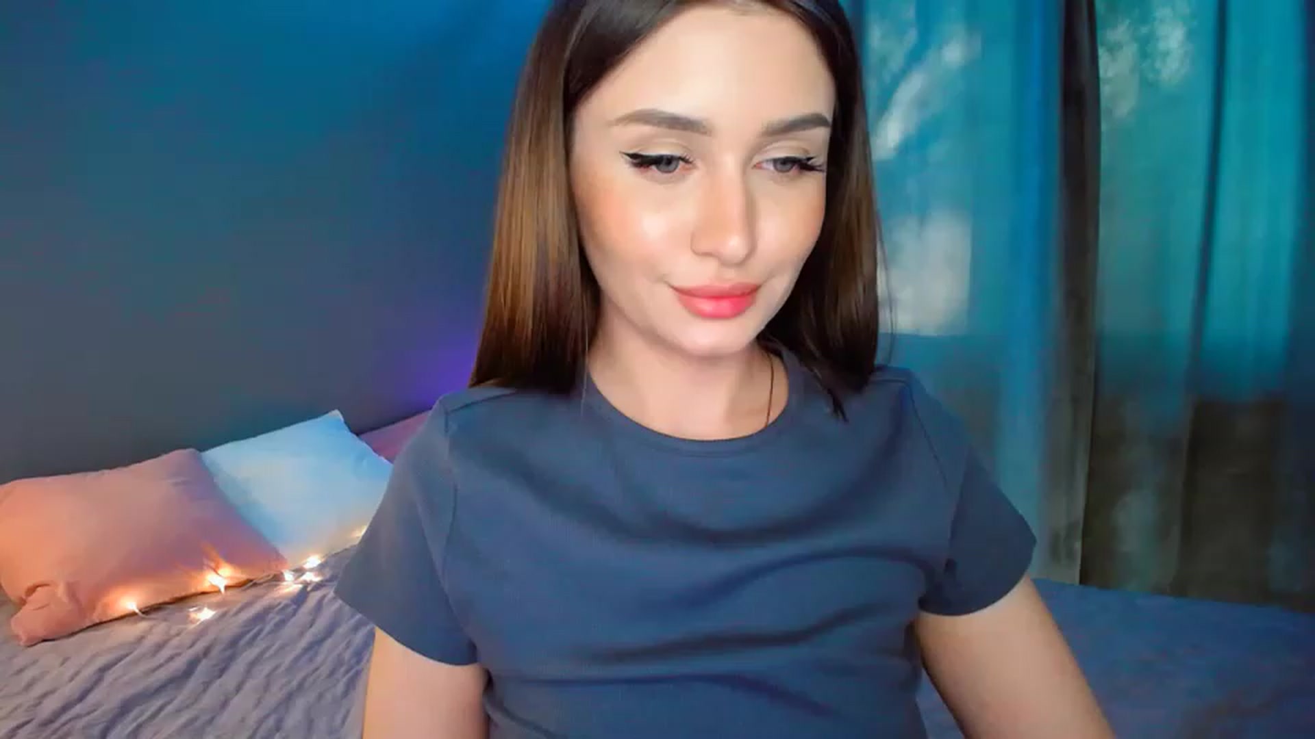 Gallery image thumbnail from DollGlamourr's myfreecams stream on, 05/01/2023, 17:39 image 1 of 20
