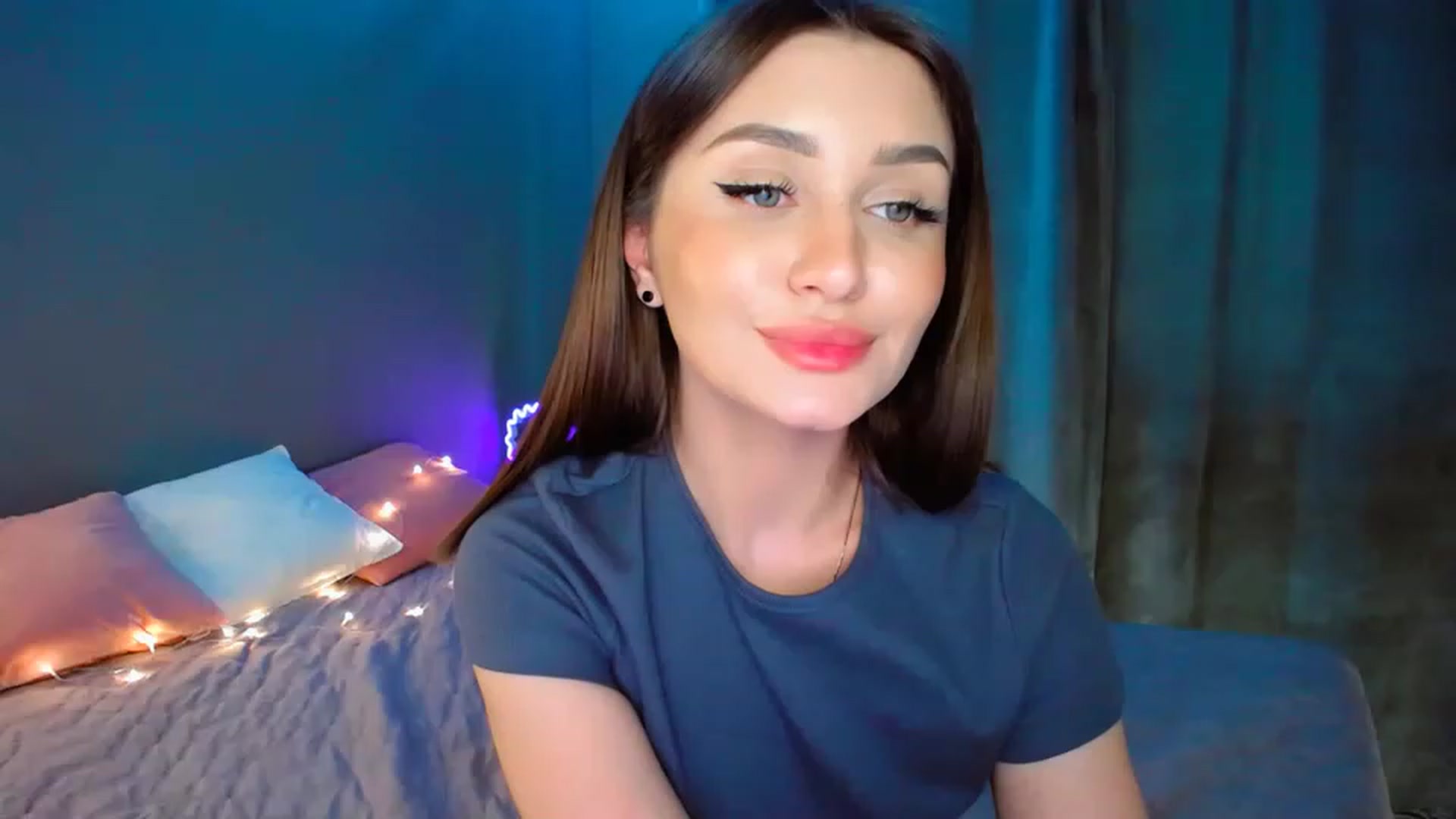 Gallery image thumbnail from DollGlamourr's myfreecams stream on, 05/01/2023, 17:39 image 20 of 20