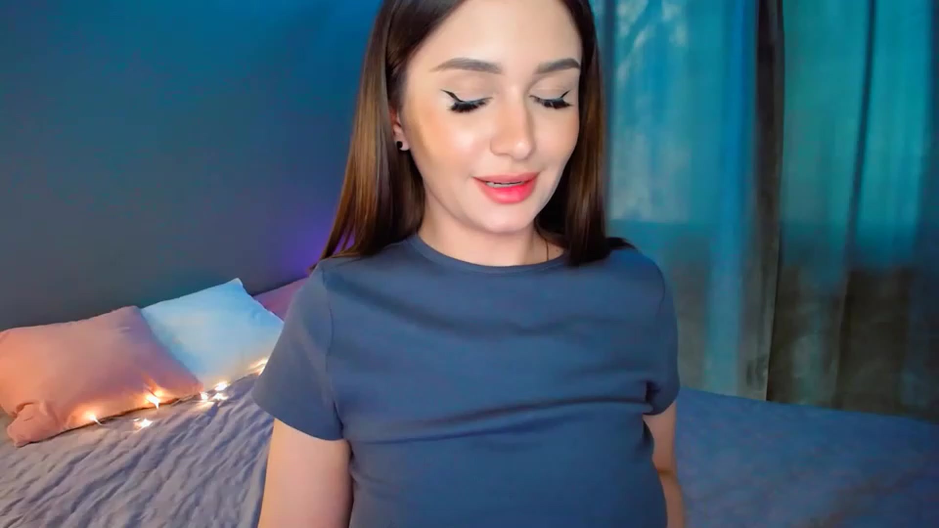 Gallery image thumbnail from DollGlamourr's myfreecams stream on, 05/01/2023, 17:39 image 2 of 20