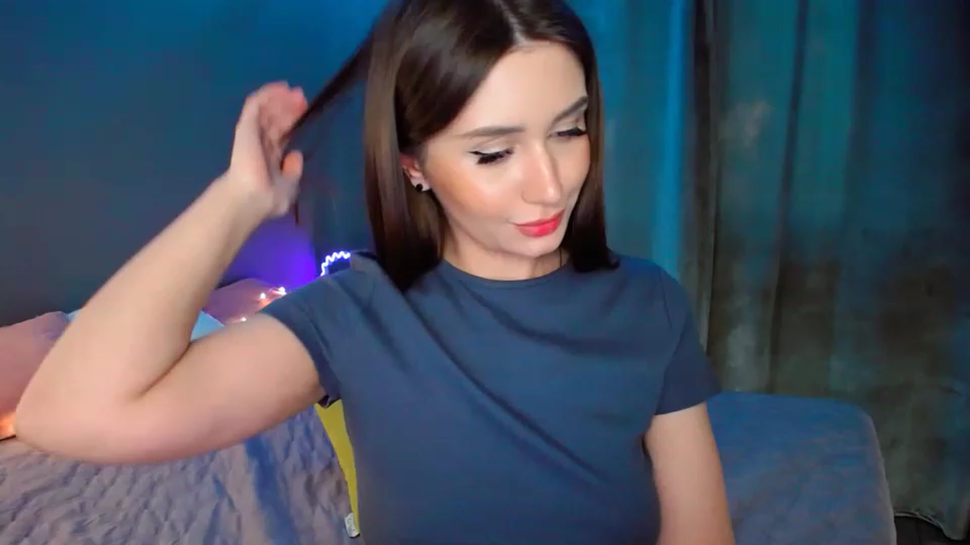 Gallery image thumbnail from DollGlamourr's myfreecams stream on, 05/01/2023, 17:39 image 18 of 20