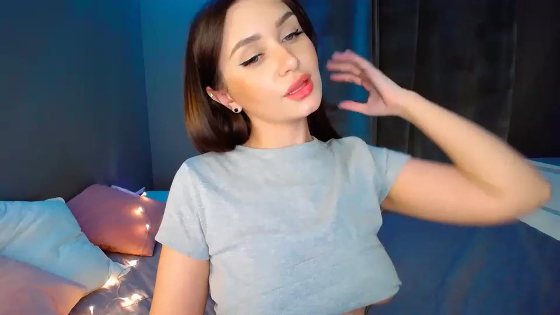 Gallery image thumbnail from DollGlamourr's myfreecams stream on, 05/01/2023, 19:03 image 14 of 20