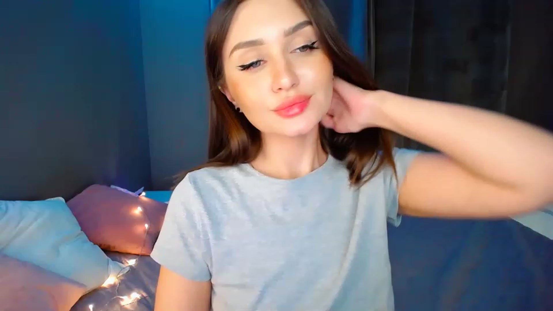 Gallery image thumbnail from DollGlamourr's myfreecams stream on, 05/01/2023, 19:03 image 19 of 20
