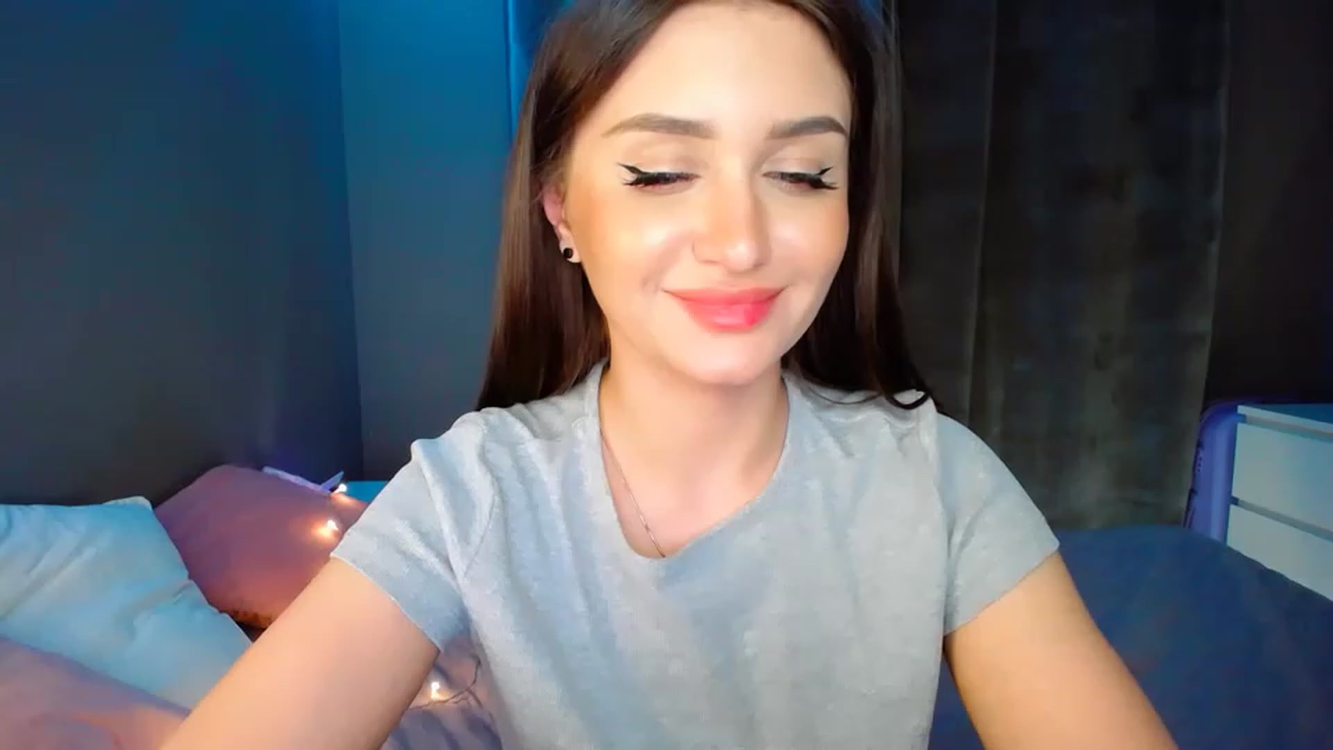 Gallery image thumbnail from DollGlamourr's myfreecams stream on, 05/01/2023, 19:03 image 10 of 20