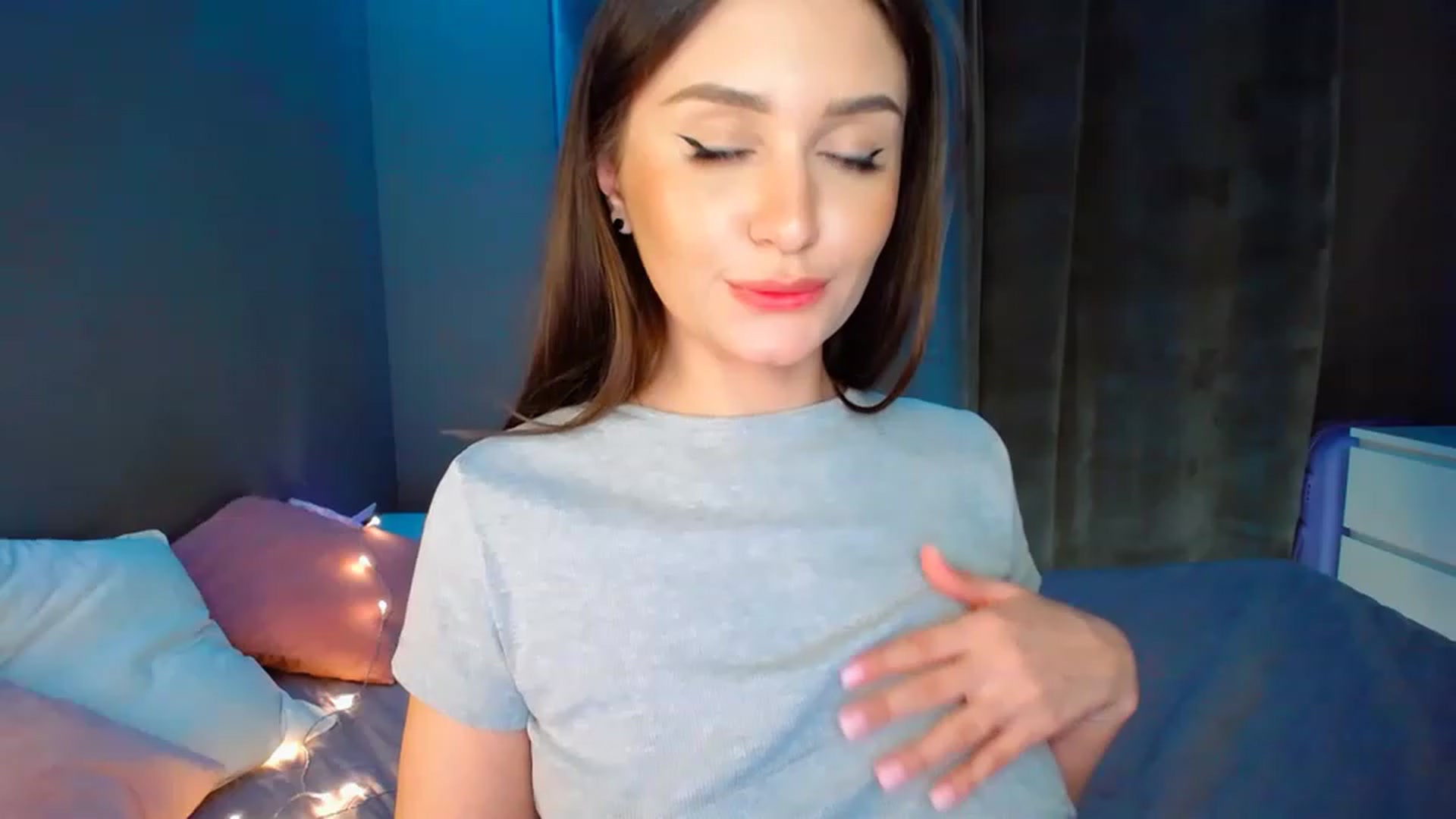 Gallery image thumbnail from DollGlamourr's myfreecams stream on, 05/01/2023, 19:03 image 13 of 20